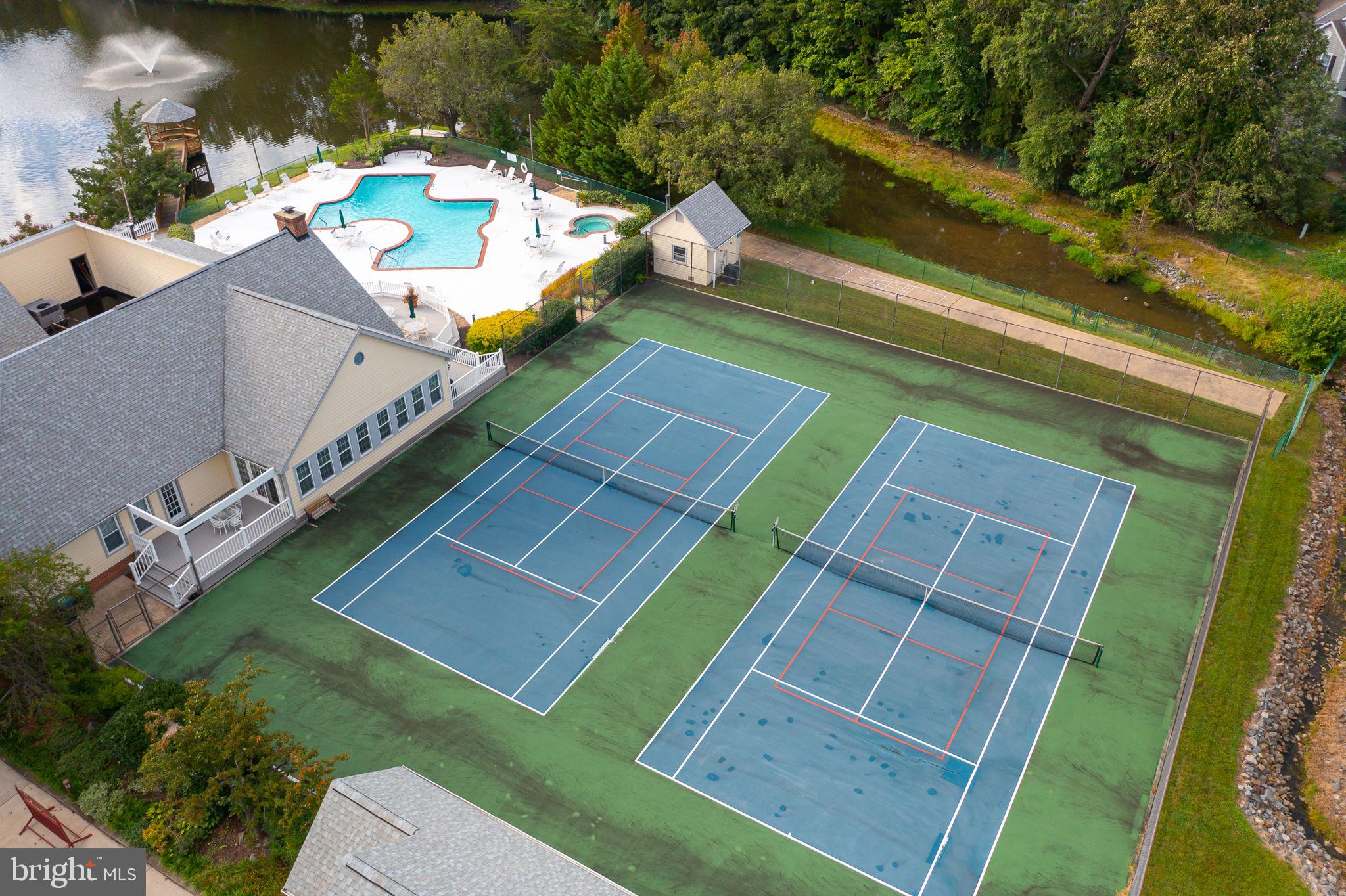 SUMMERLAKE - Residential