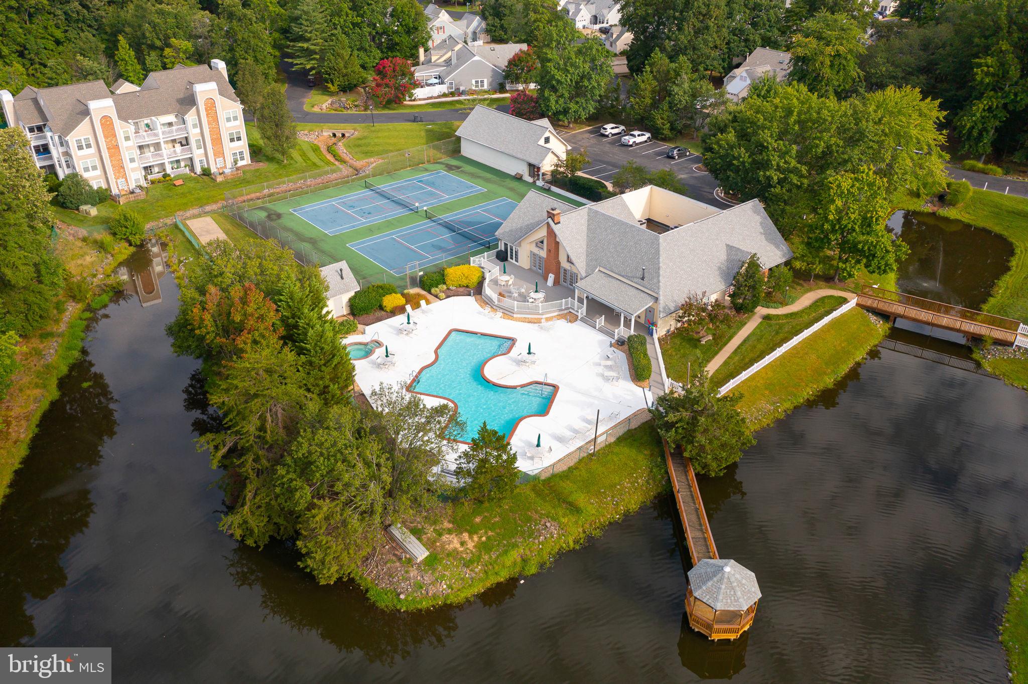 SUMMERLAKE - Residential