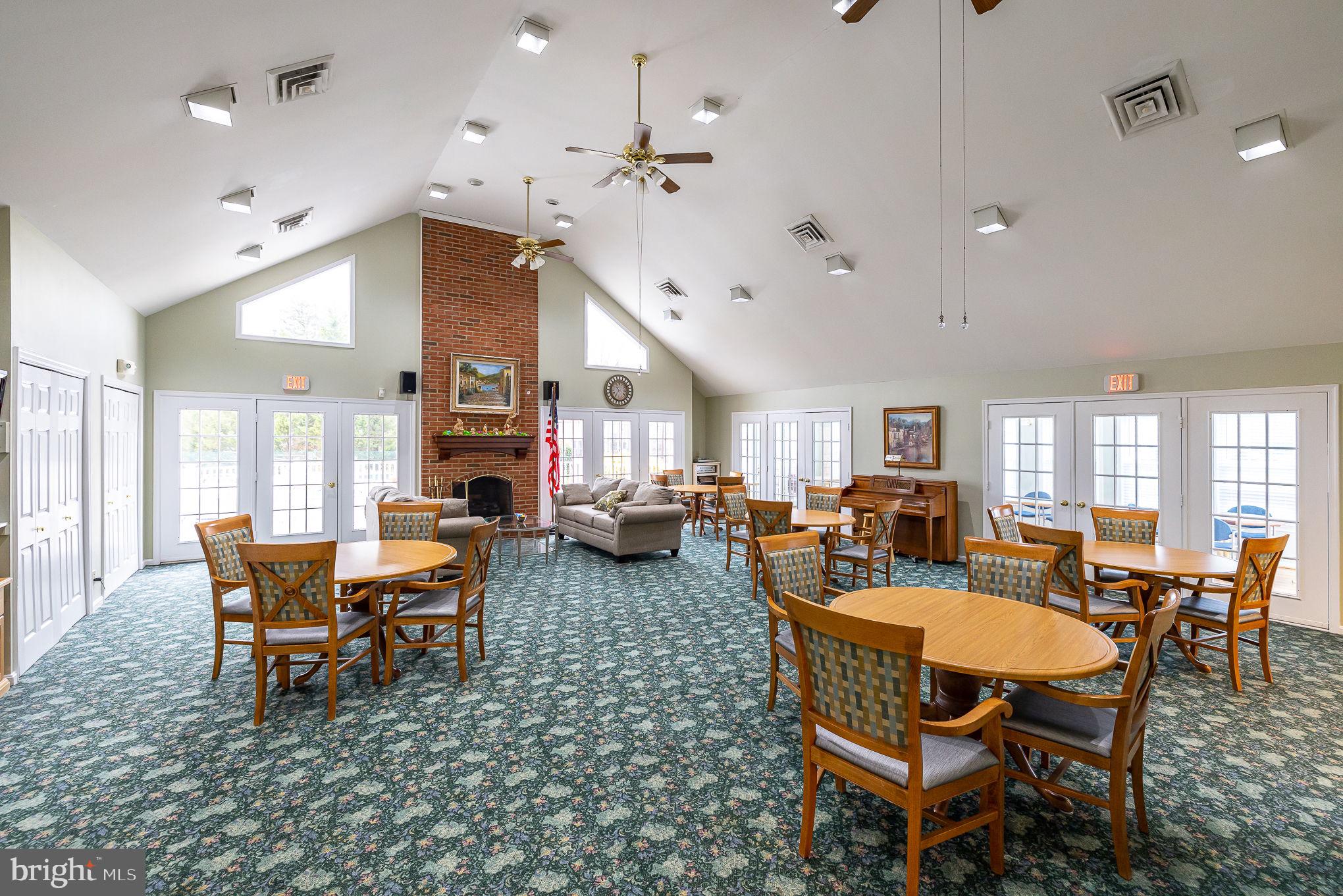 SUMMERLAKE - Residential