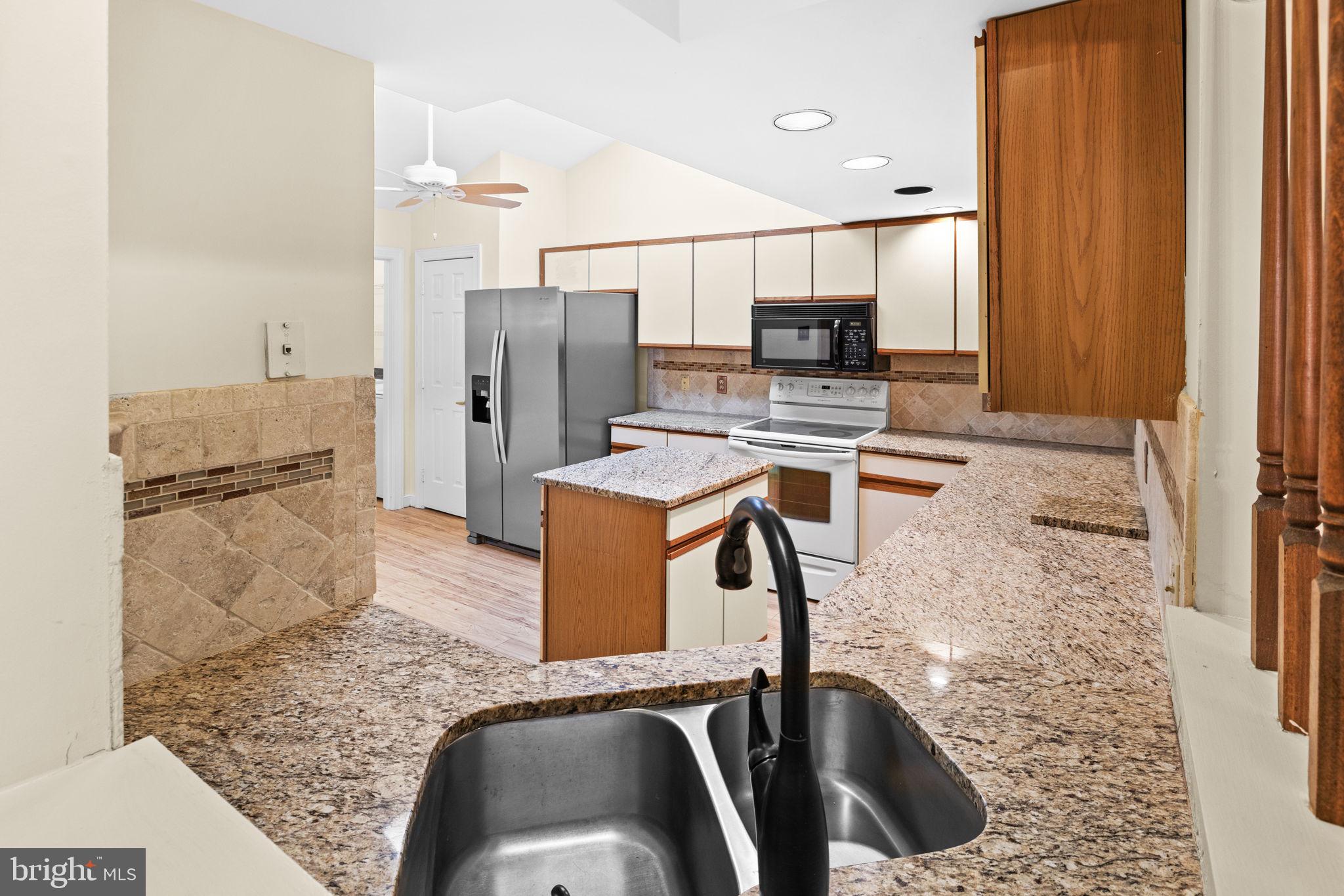 SUMMERLAKE - Residential