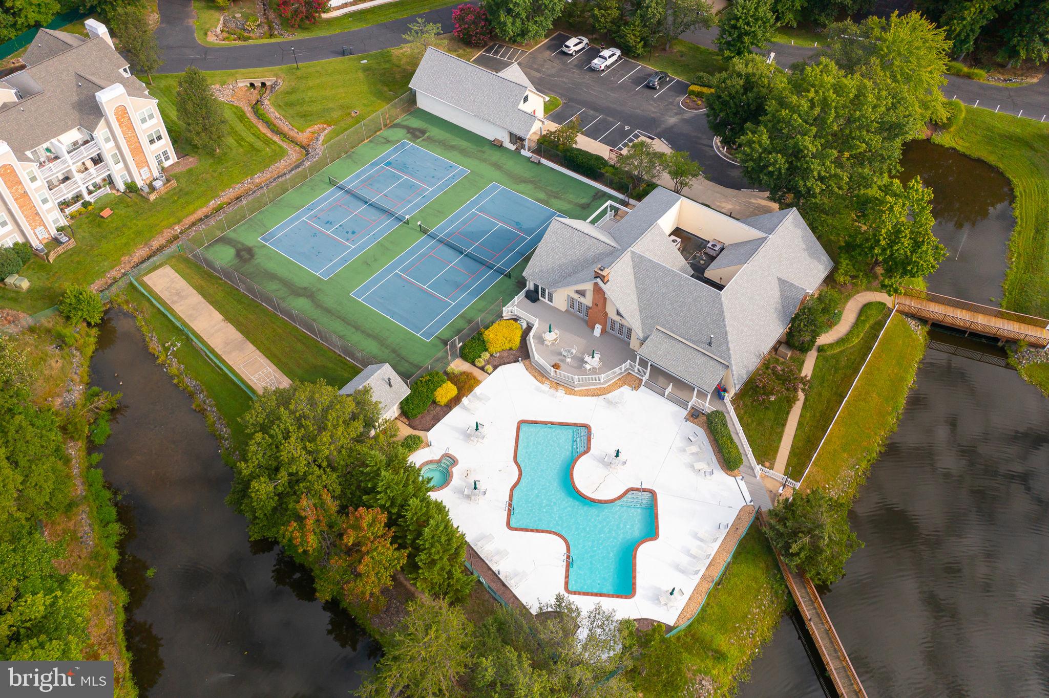 SUMMERLAKE - Residential