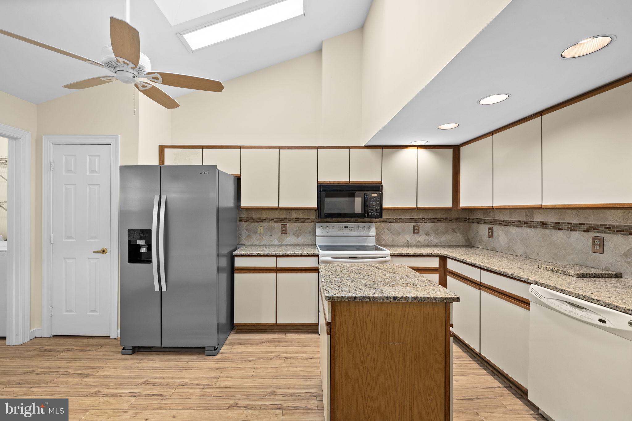 SUMMERLAKE - Residential