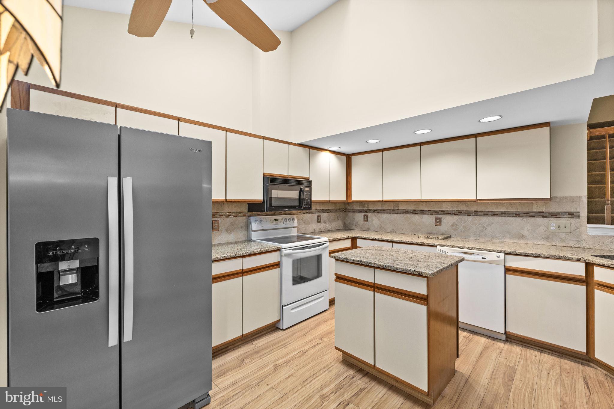 SUMMERLAKE - Residential