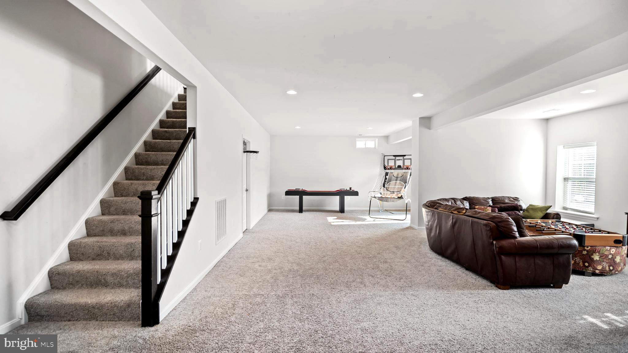 SHELTON WOODS - Residential