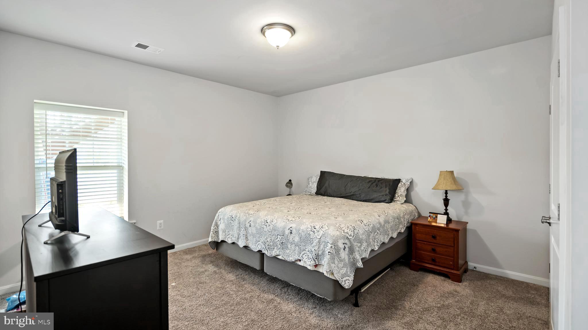 SHELTON WOODS - Residential