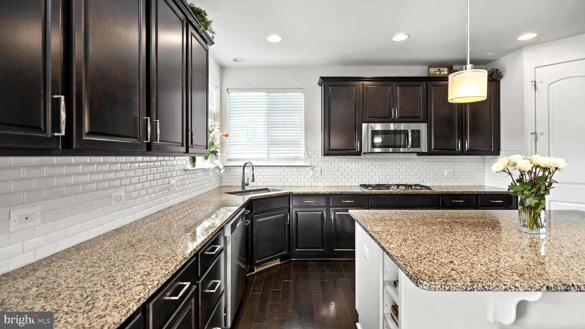 SHELTON WOODS - Residential