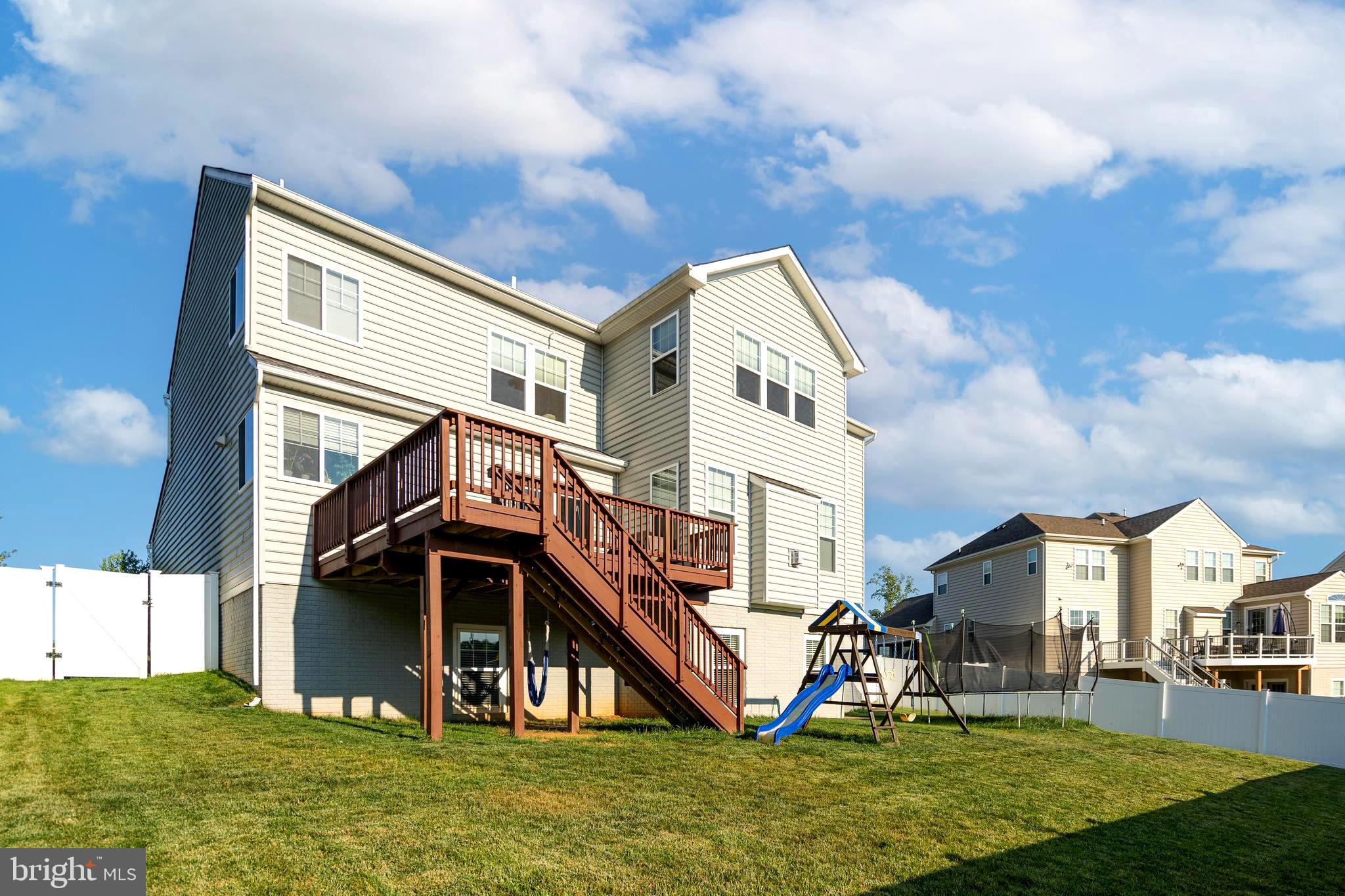 SHELTON WOODS - Residential