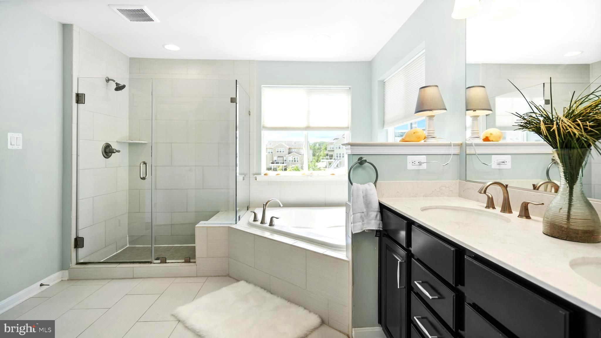 SHELTON WOODS - Residential