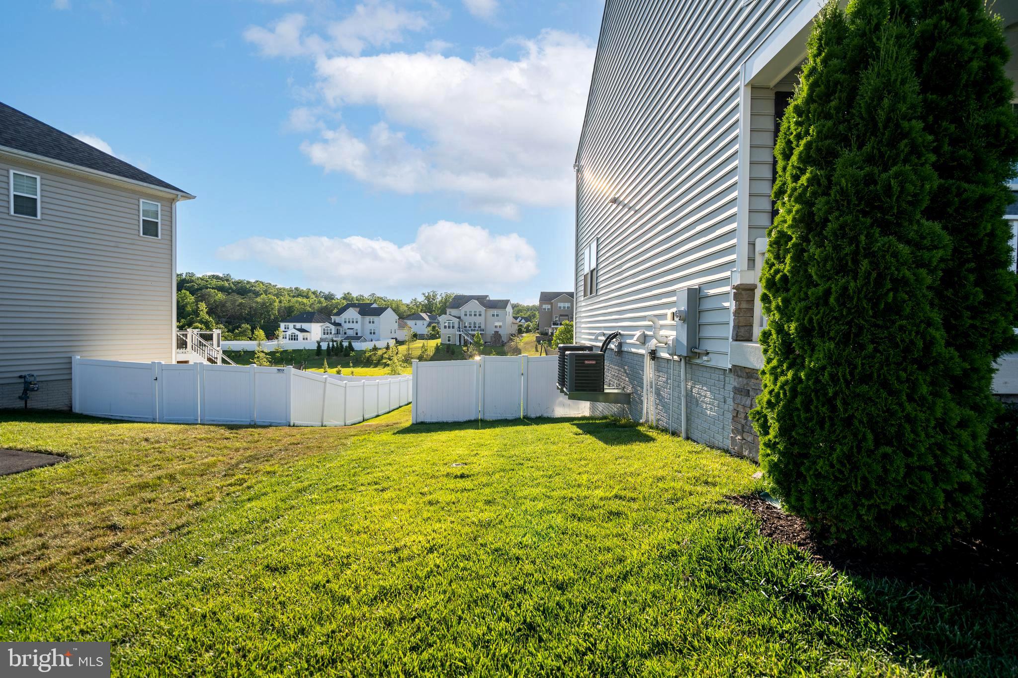 SHELTON WOODS - Residential