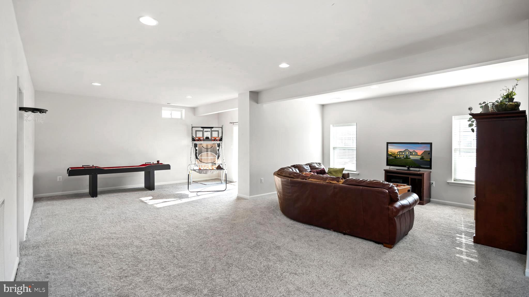 SHELTON WOODS - Residential