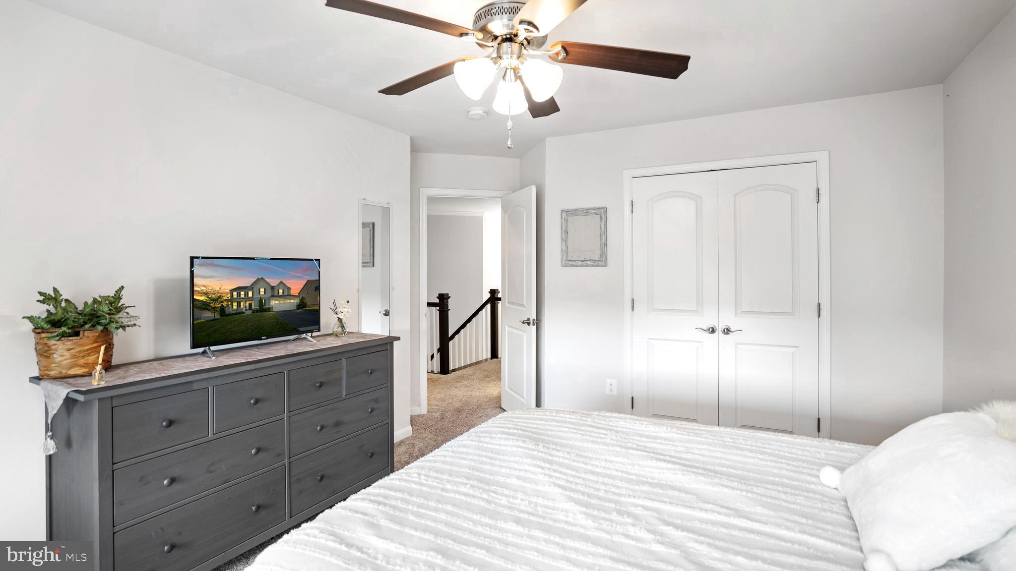 SHELTON WOODS - Residential