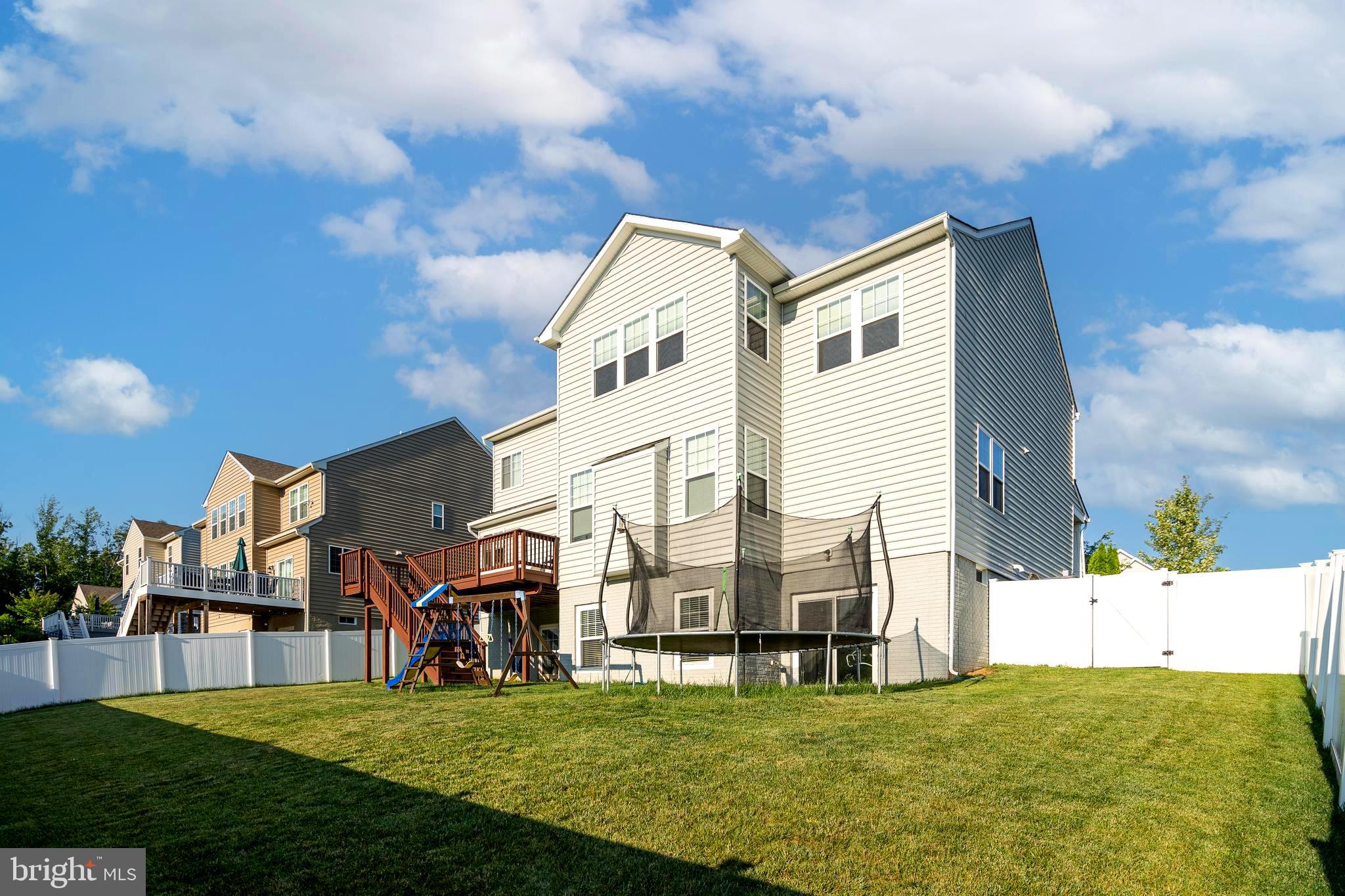 SHELTON WOODS - Residential