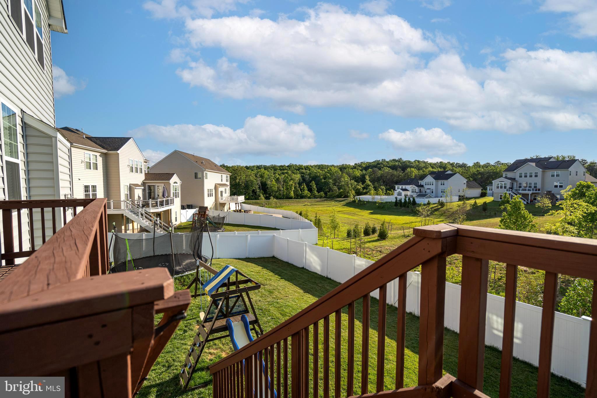 SHELTON WOODS - Residential