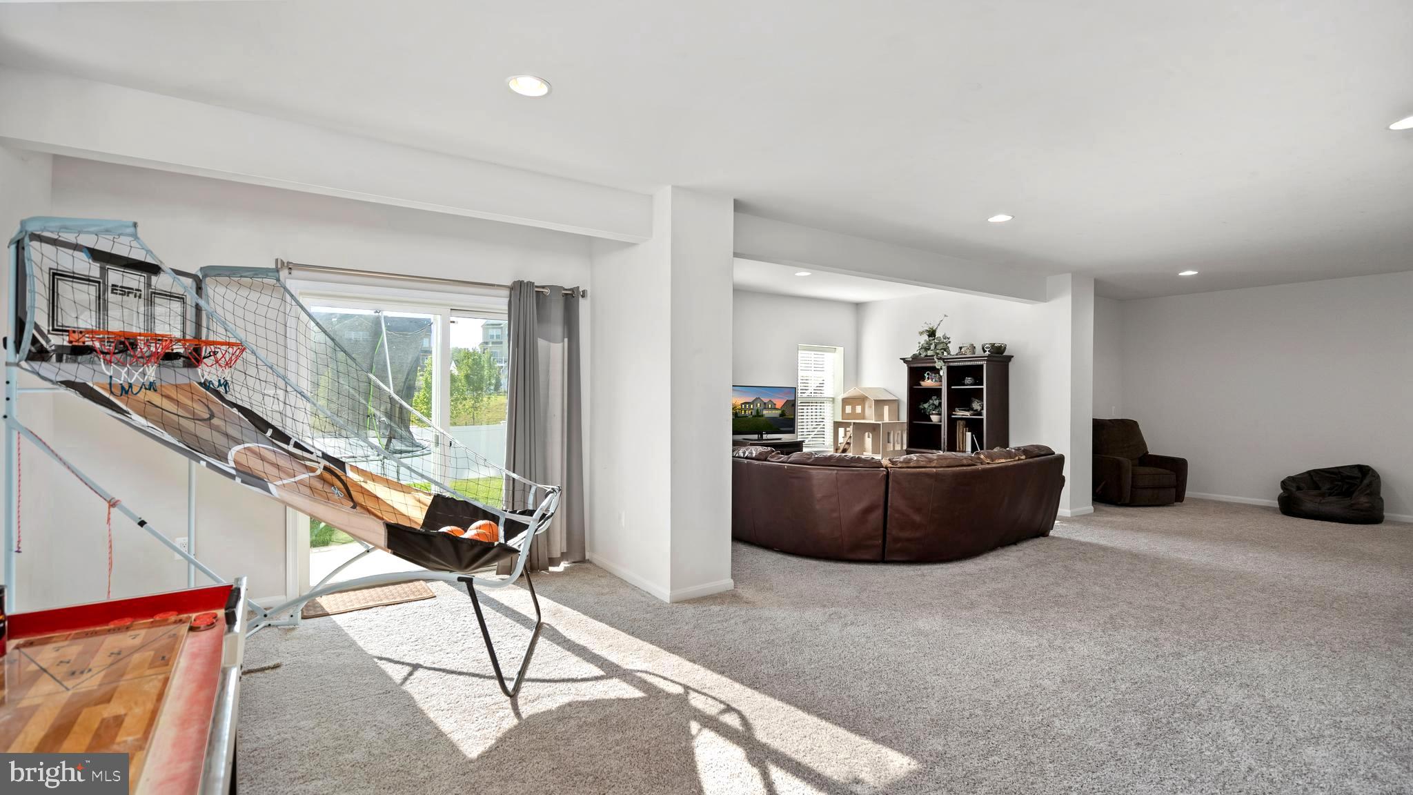 SHELTON WOODS - Residential