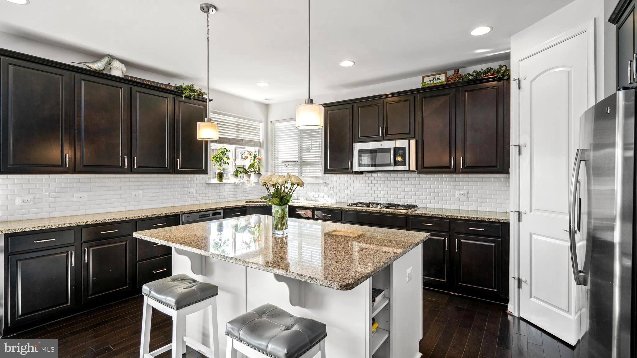 SHELTON WOODS - Residential