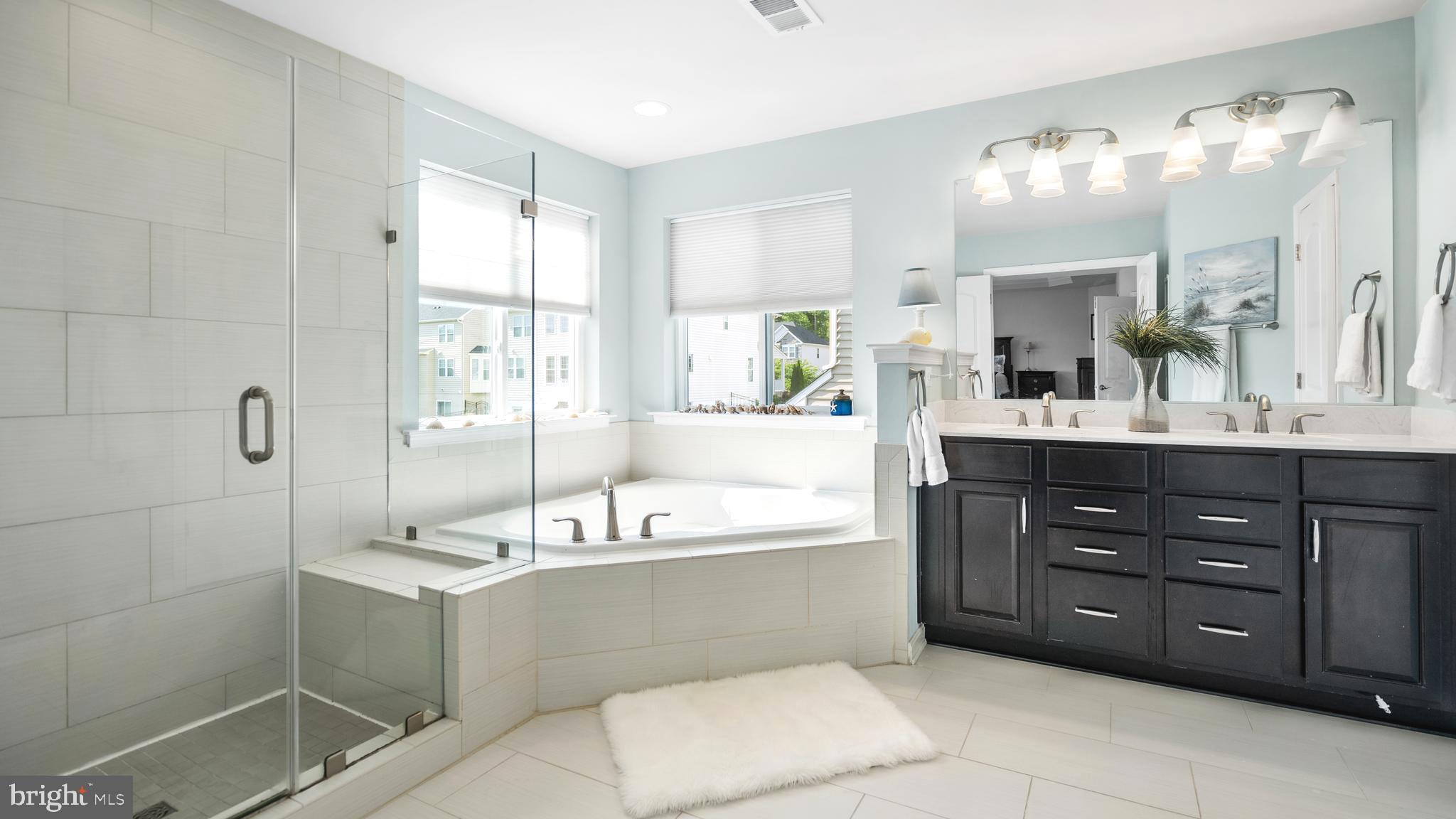 SHELTON WOODS - Residential