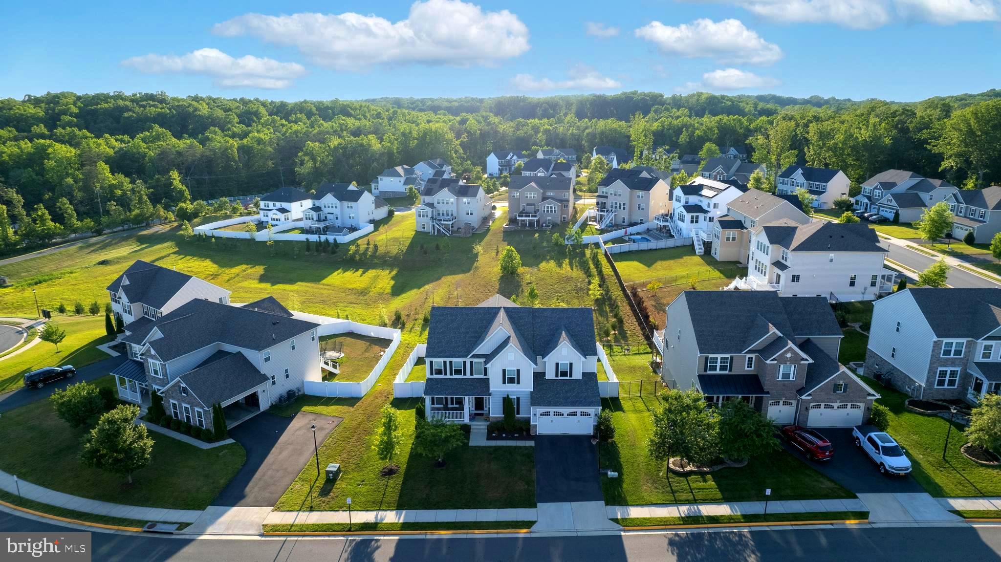 SHELTON WOODS - Residential