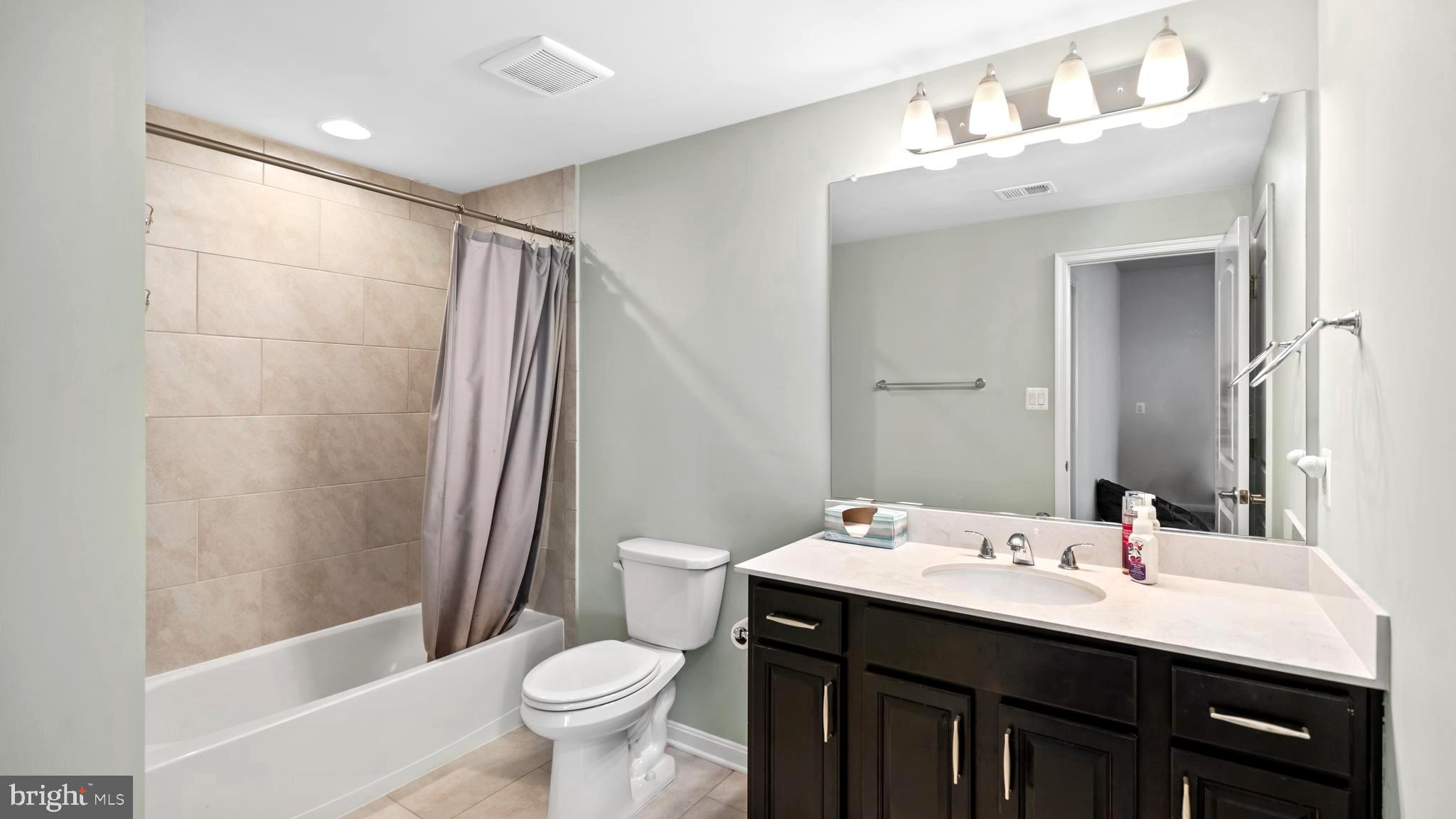 SHELTON WOODS - Residential