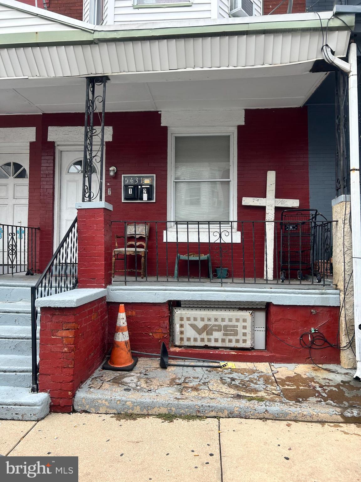 Investment Alert! Welcome to 5431 Osage Avenue, located in the Cobbs Creek section of Philadelphia. This is a fully occupied, income generating duplex. First floor unit is a studio apartment with basement access and rear yard access with kitchen and bath. The second floor is a one bedroom one bath unit with separate living room and eat in kitchen. The current lease is with Philadelphia Housing Authority below market rent.  The Cobbs Creek section of Philadelphia has seen so much development over the past few years coupled with the property's close proximity to University City makes this an excellent investment. Don’t miss out! 

This property can be sold as a package with 5433 Osage Avenue, 806 N Brooklyn St.,  2230 N VanPelt St., 5329 Kershaw St.