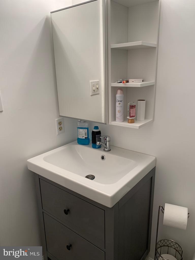 MONTGOMERY CHASE CODM - Residential Lease