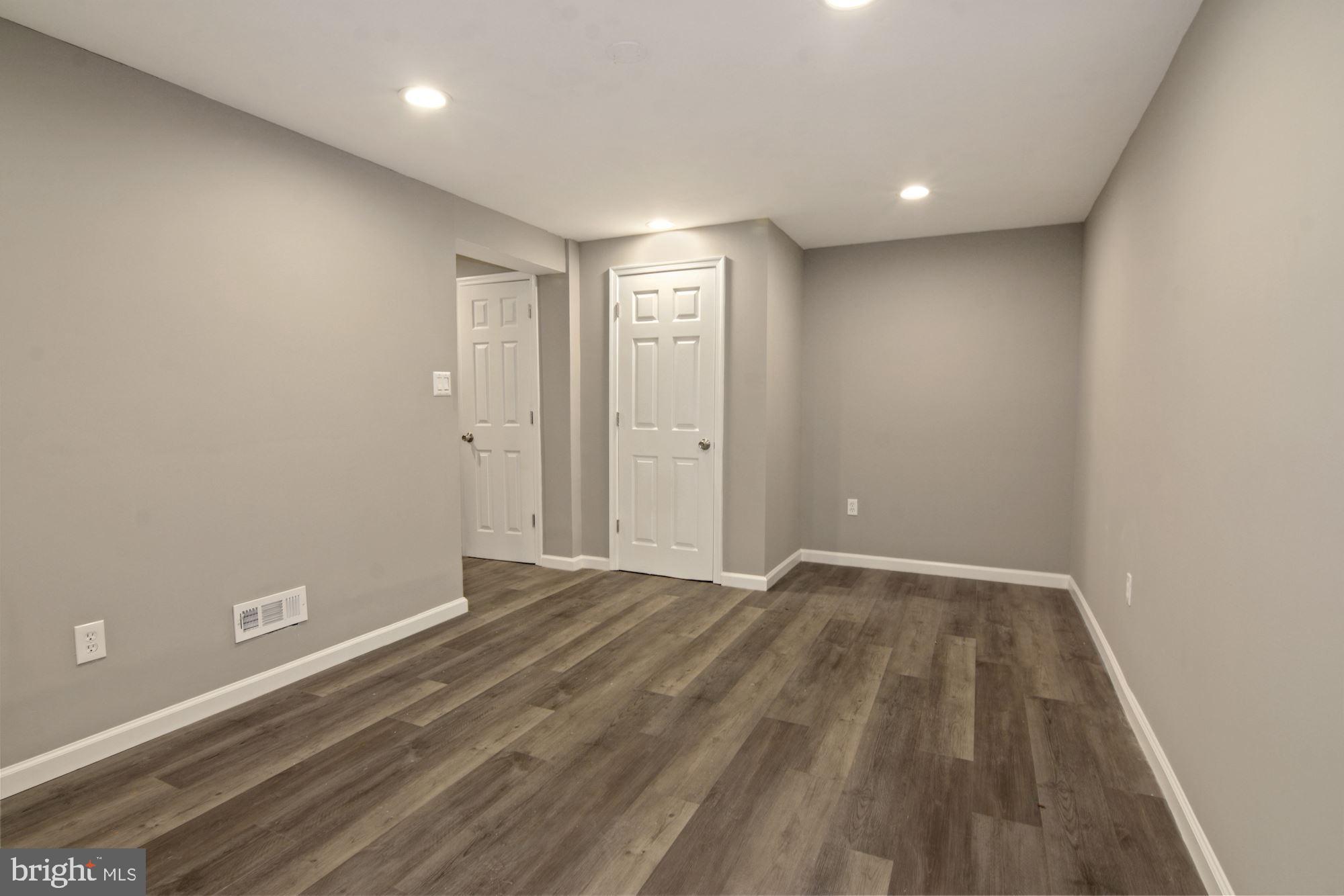 OAKLAND MILLS - Residential