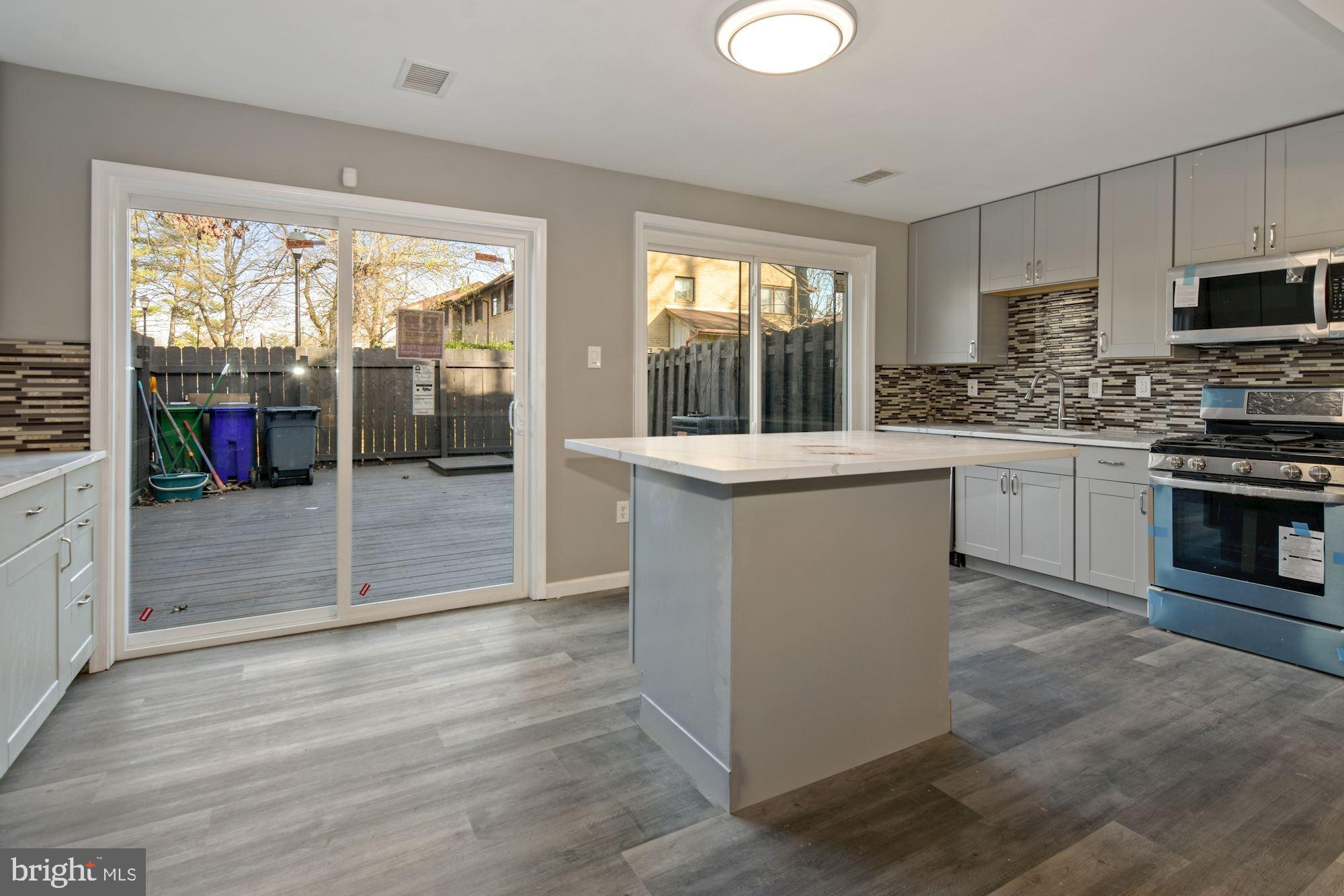 OAKLAND MILLS - Residential