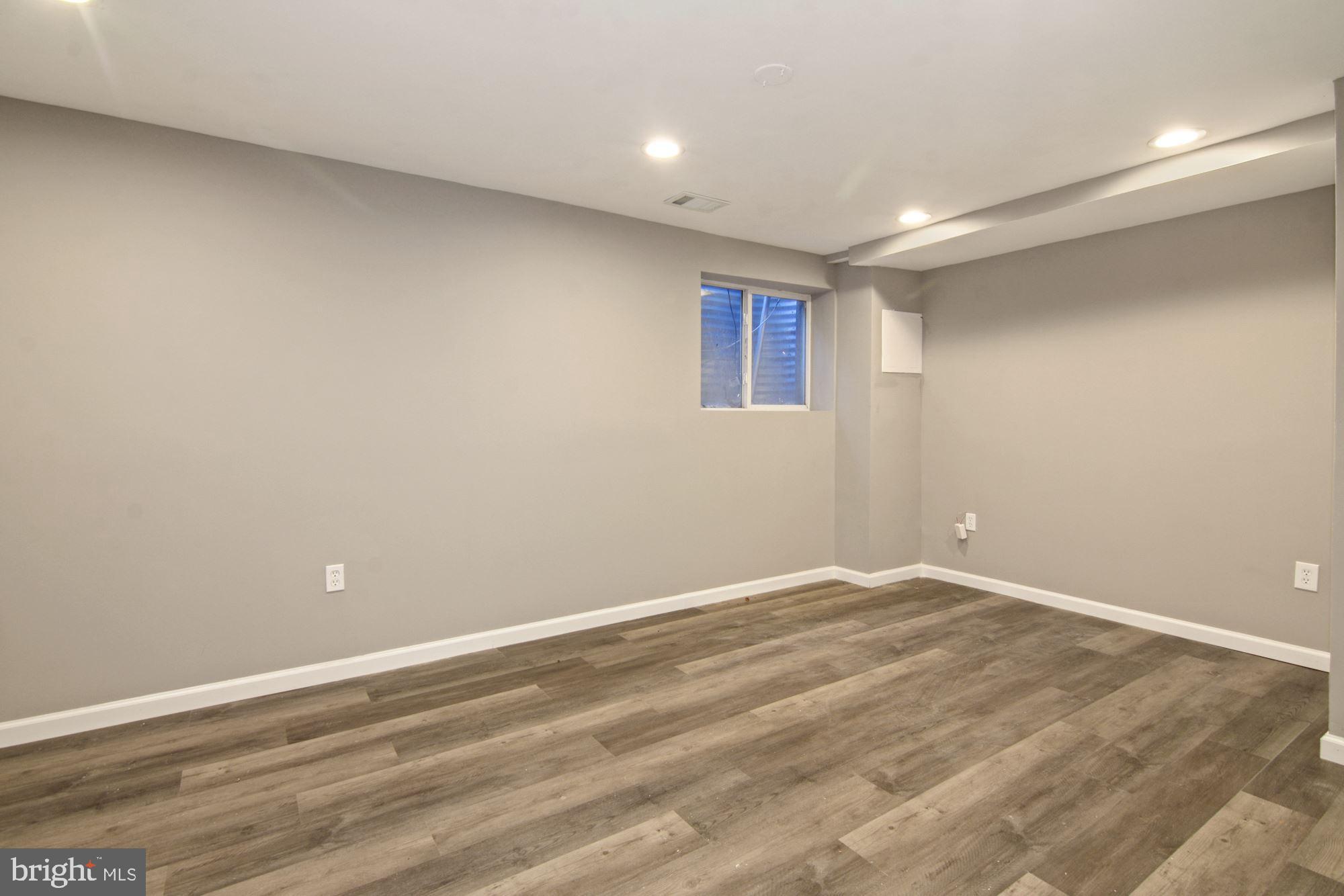 OAKLAND MILLS - Residential