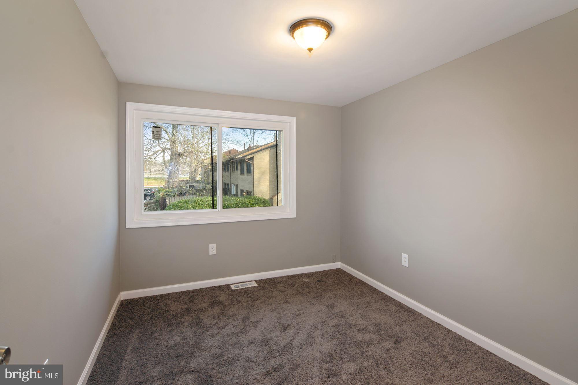 OAKLAND MILLS - Residential