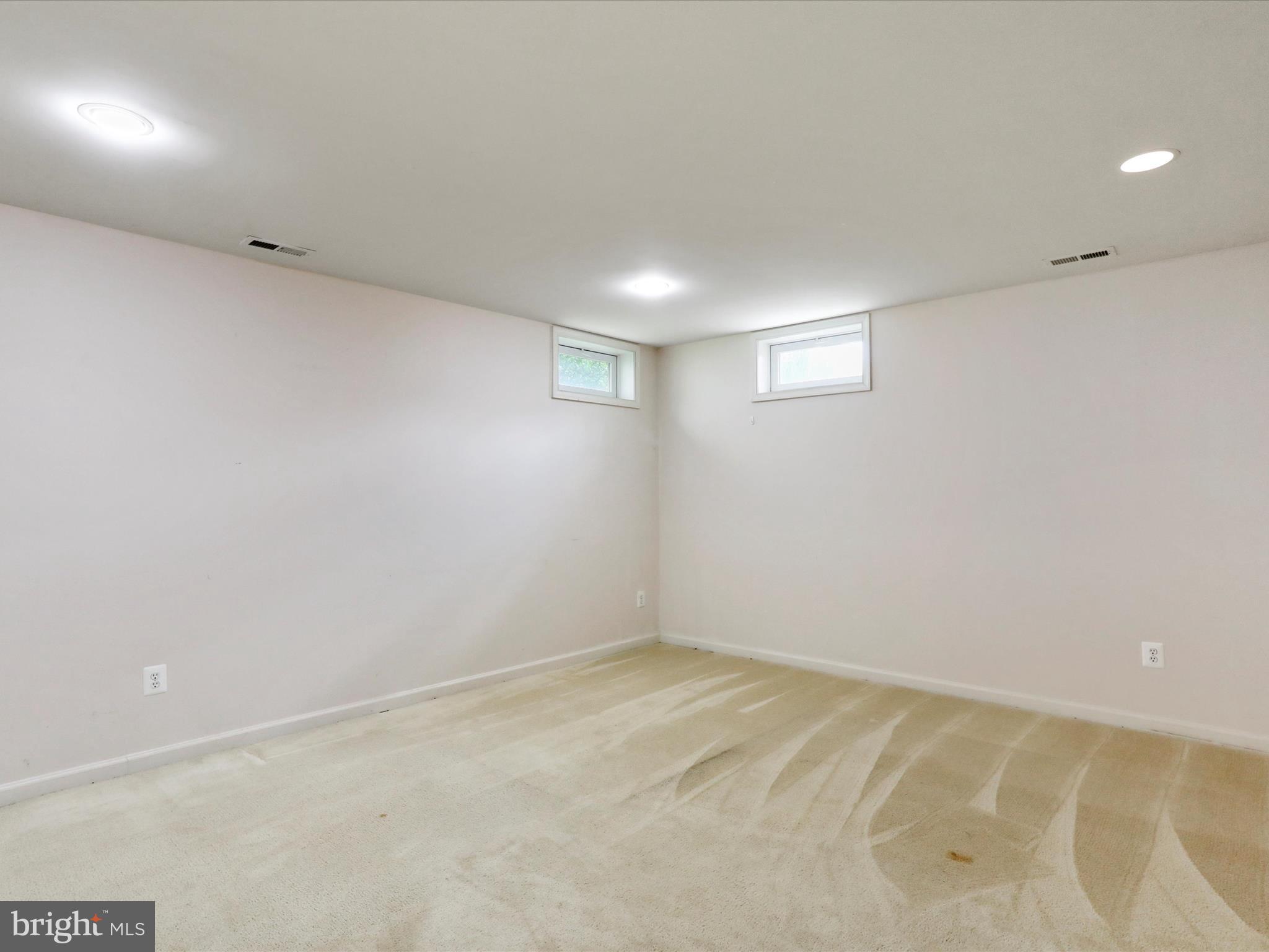 LAKELAND PLACE - Residential