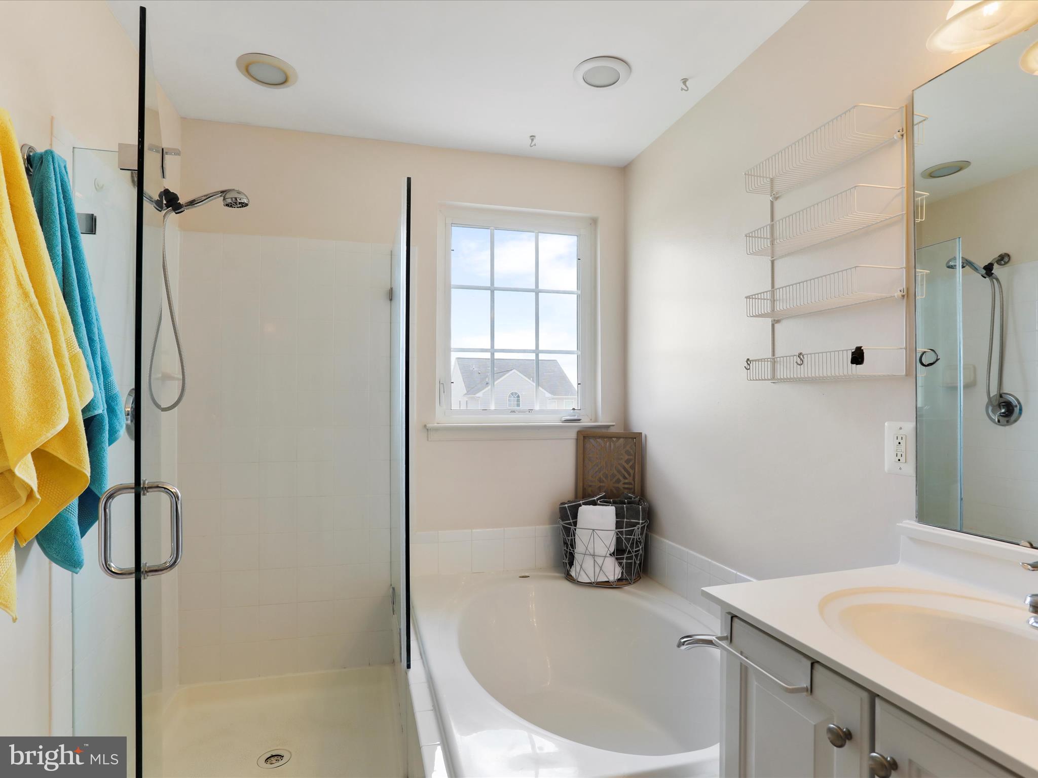 LAKELAND PLACE - Residential