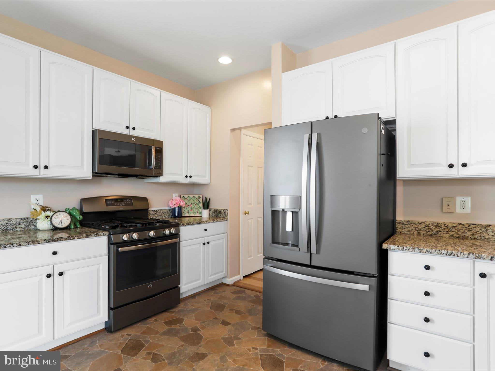 LAKELAND PLACE - Residential