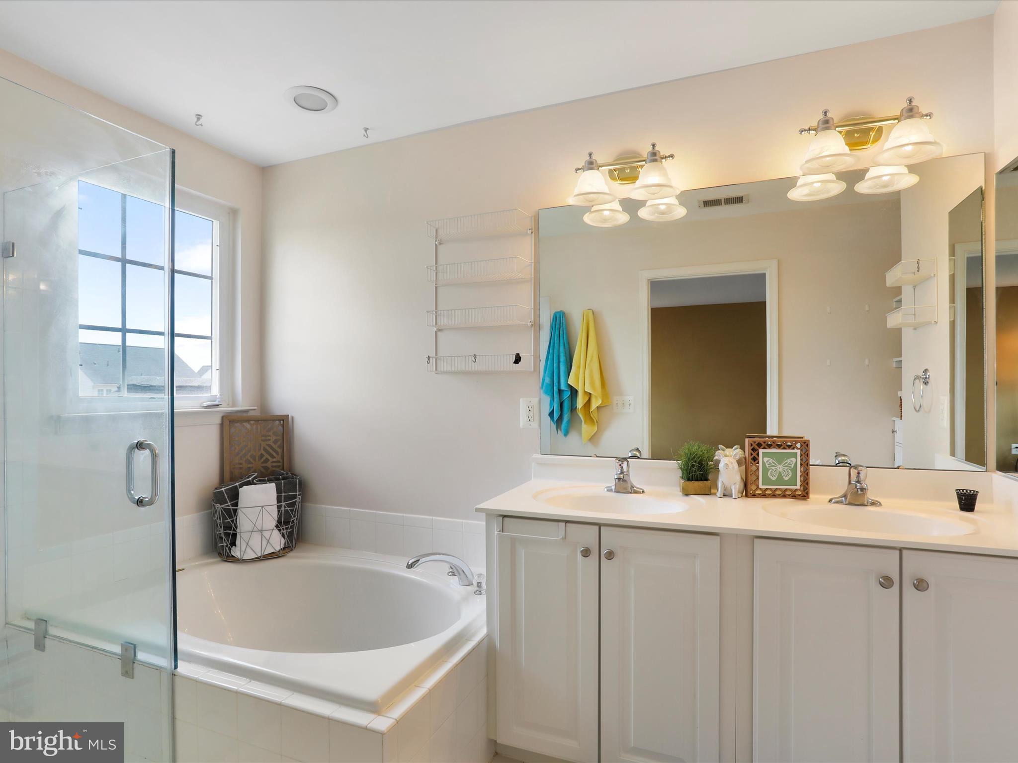 LAKELAND PLACE - Residential