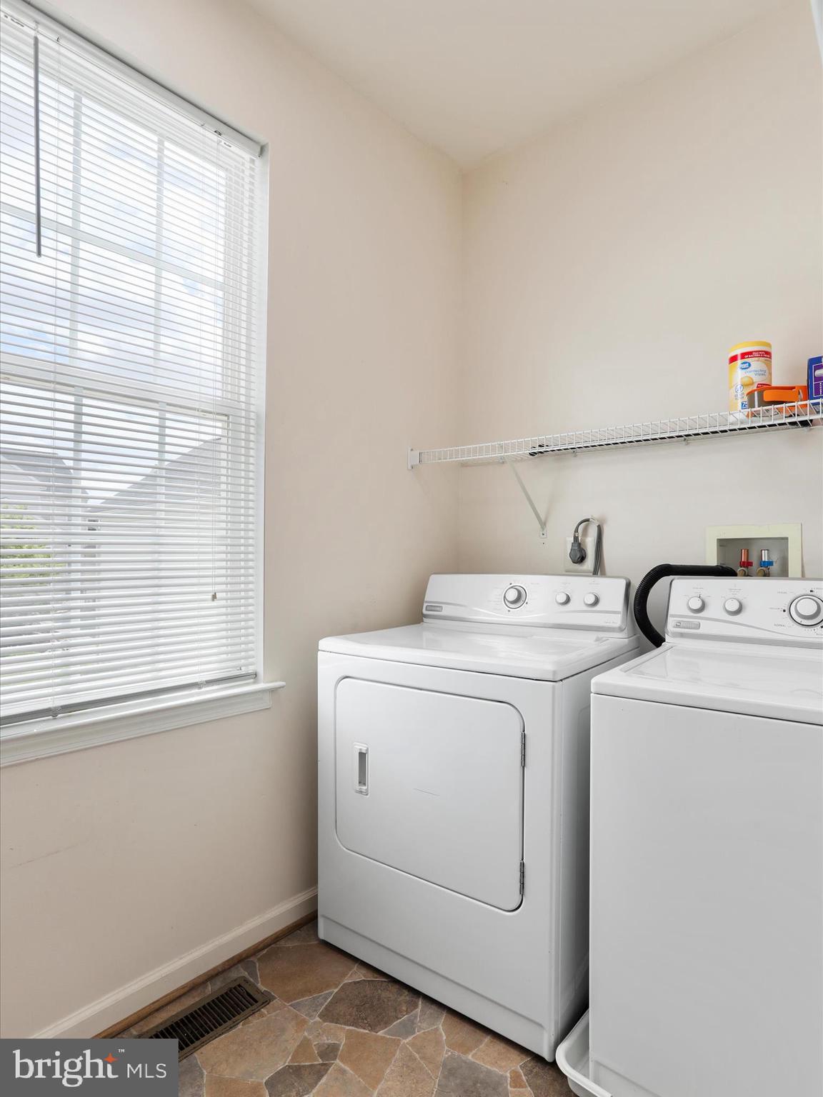 LAKELAND PLACE - Residential