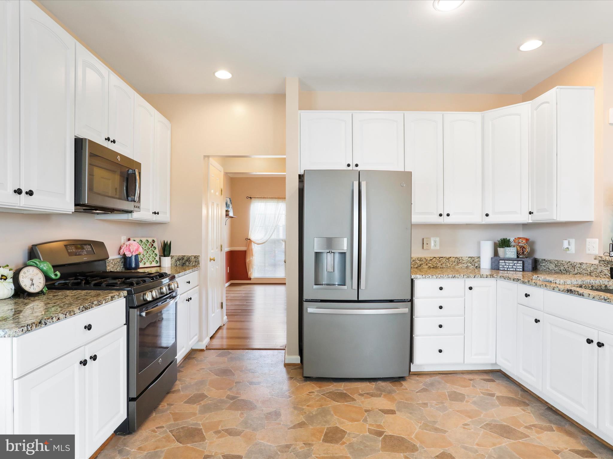 LAKELAND PLACE - Residential