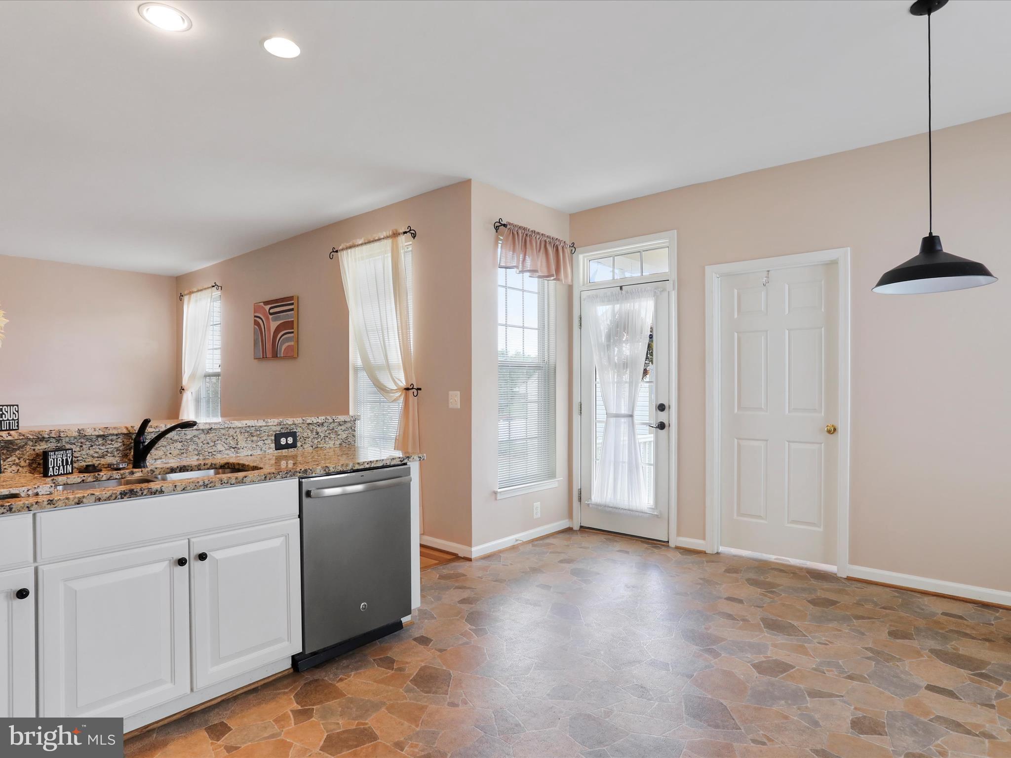 LAKELAND PLACE - Residential