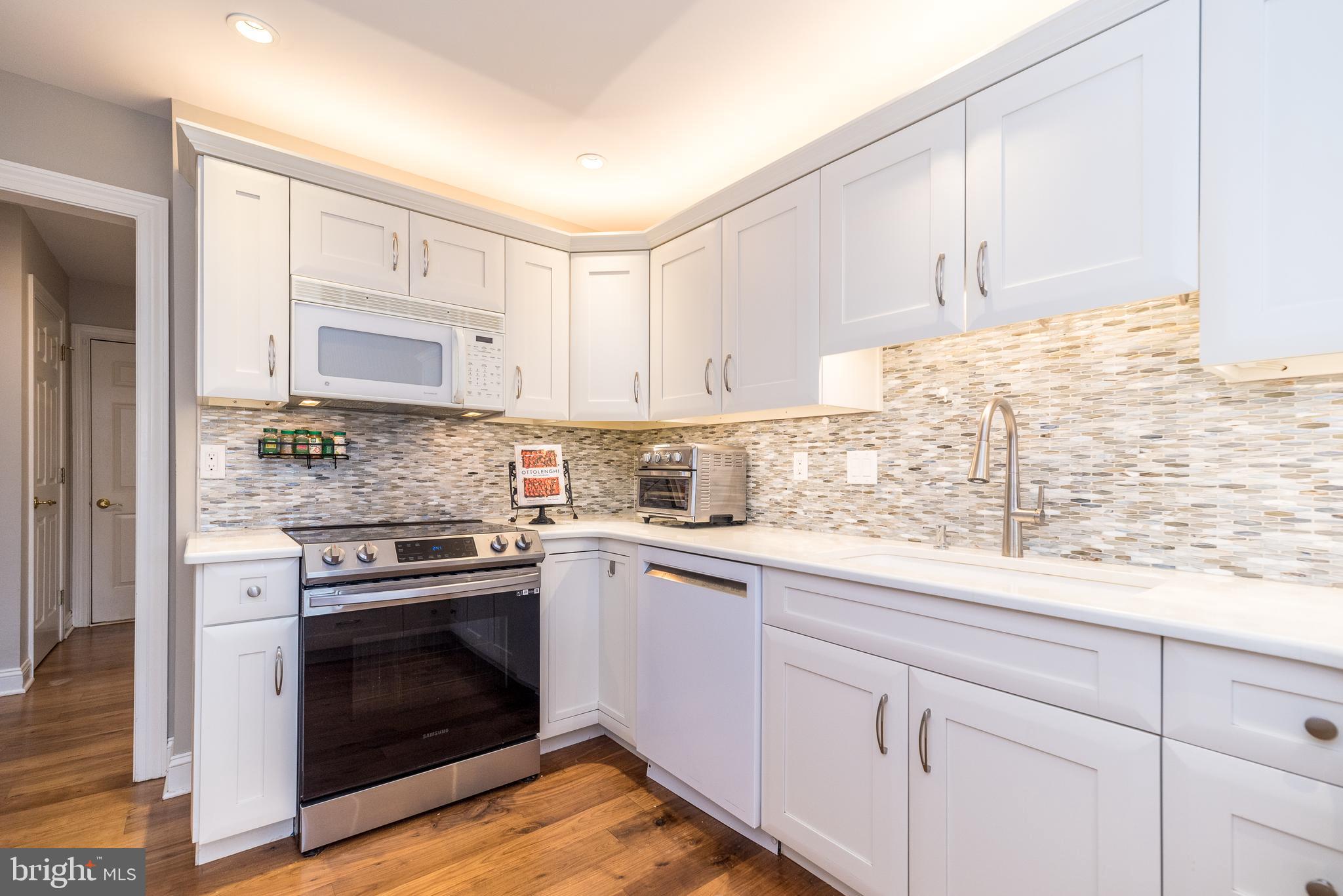 BELLE AIRE - Residential