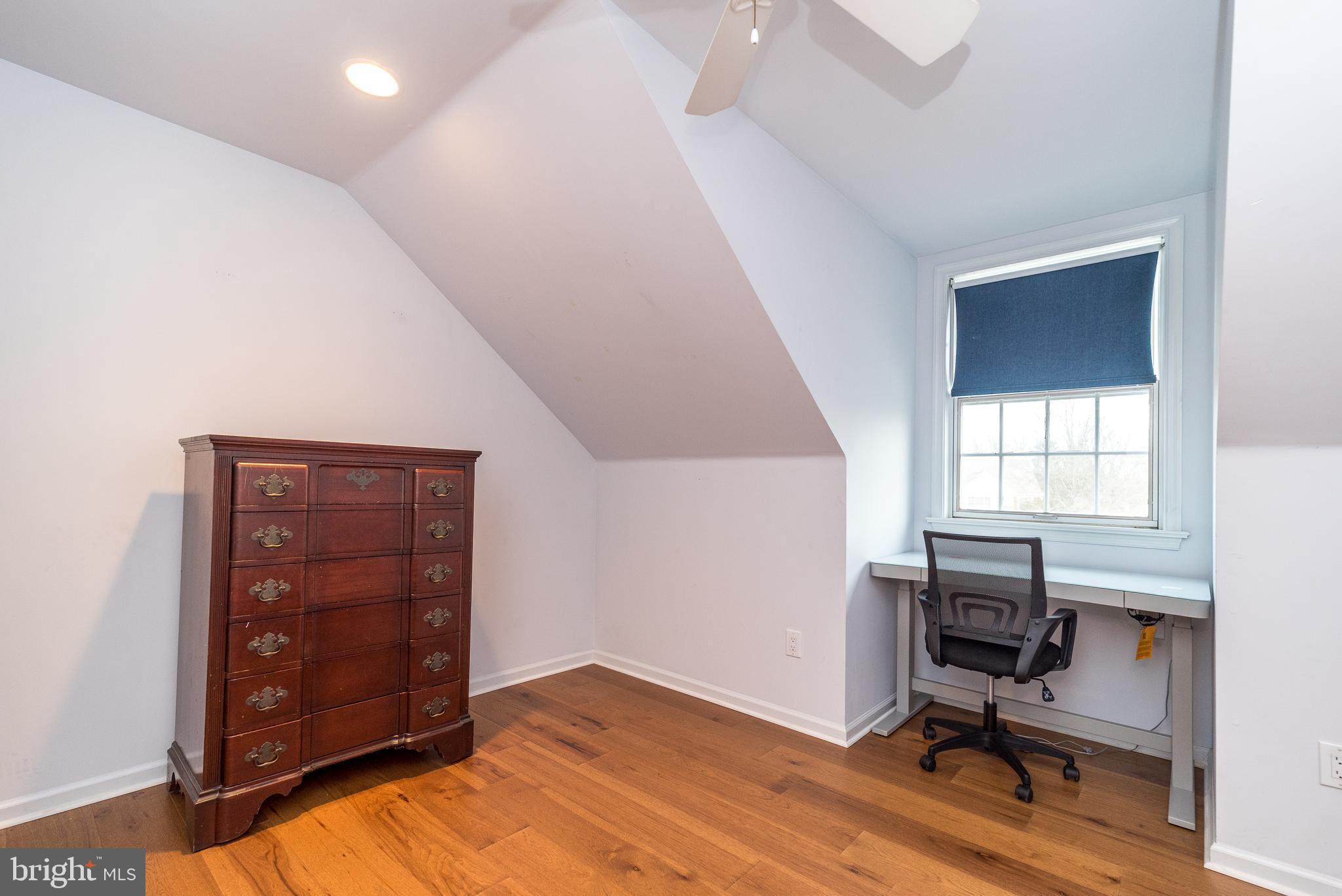 BELLE AIRE - Residential