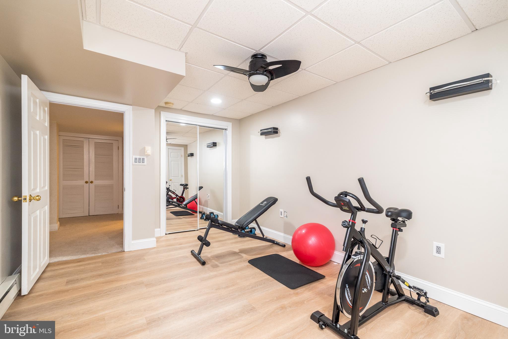 BELLE AIRE - Residential