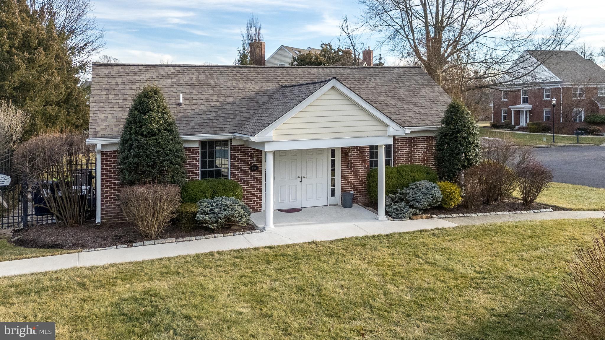 BELLE AIRE - Residential