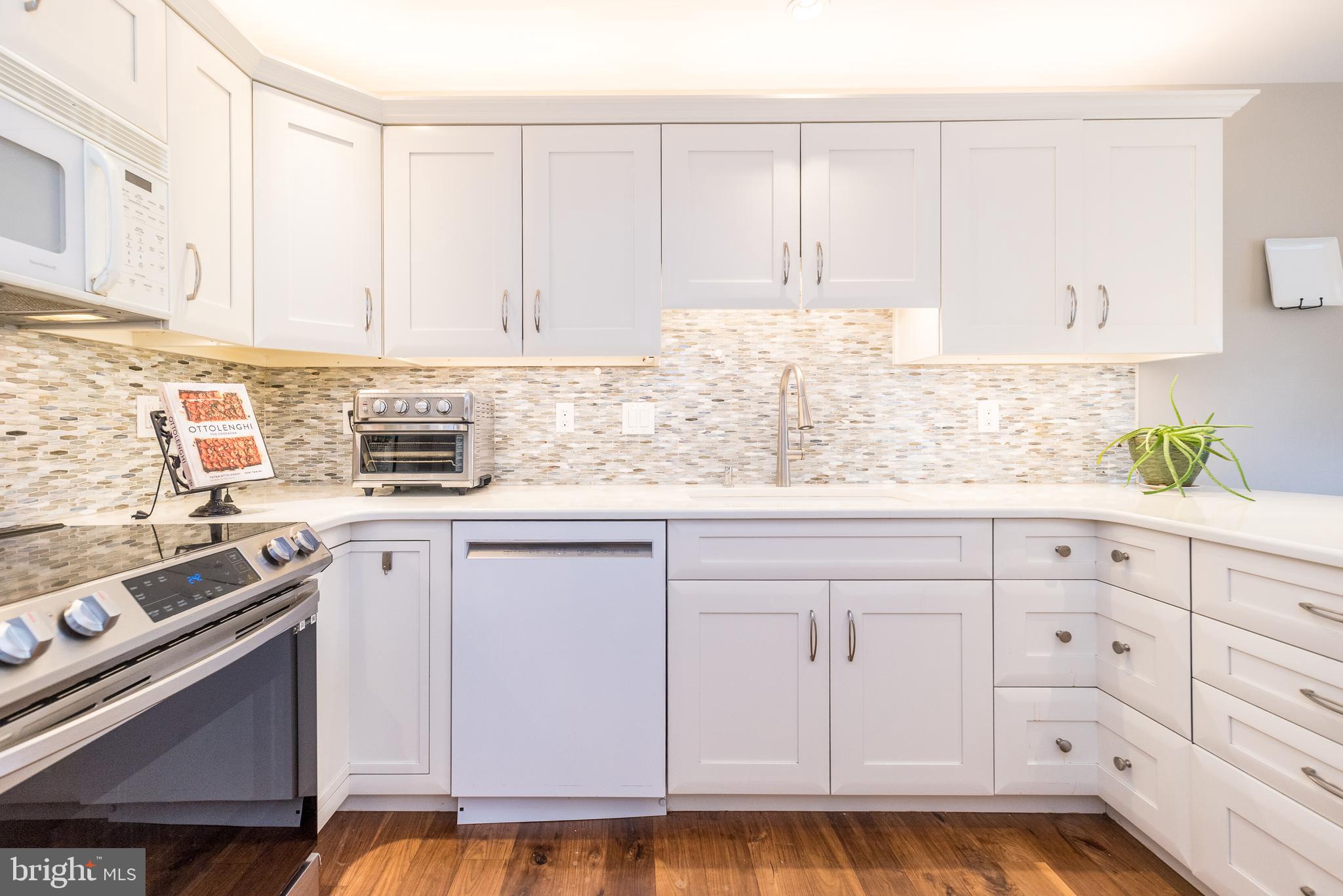 BELLE AIRE - Residential