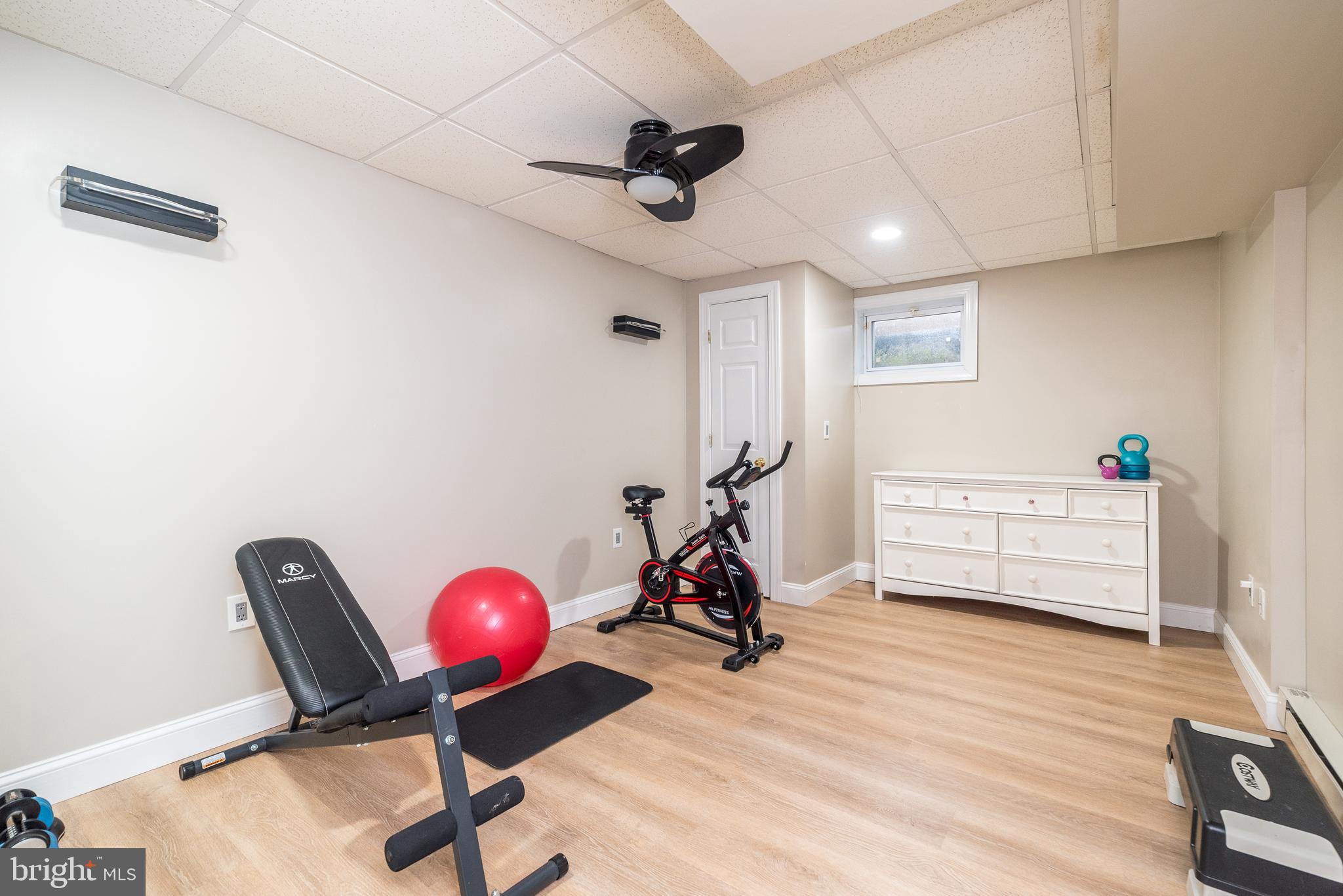 BELLE AIRE - Residential