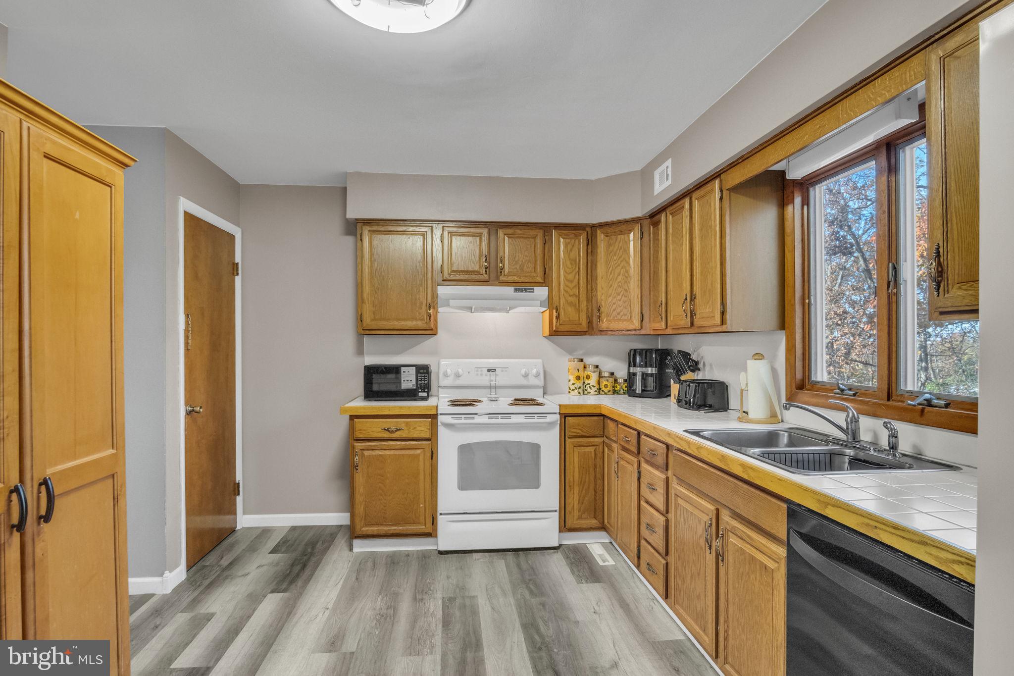 NORTH MIDDLETON - Residential