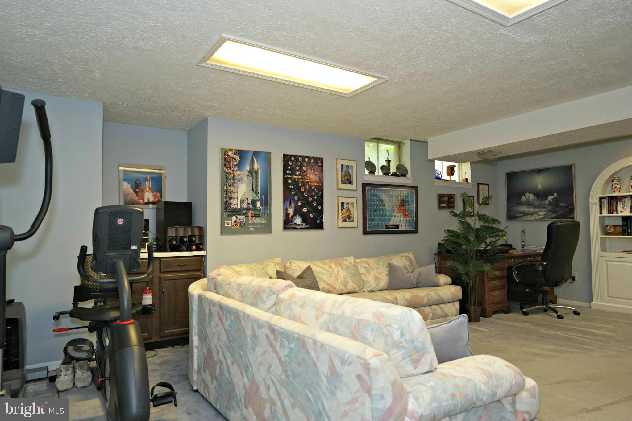 LAKEWOOD HILLS - Residential