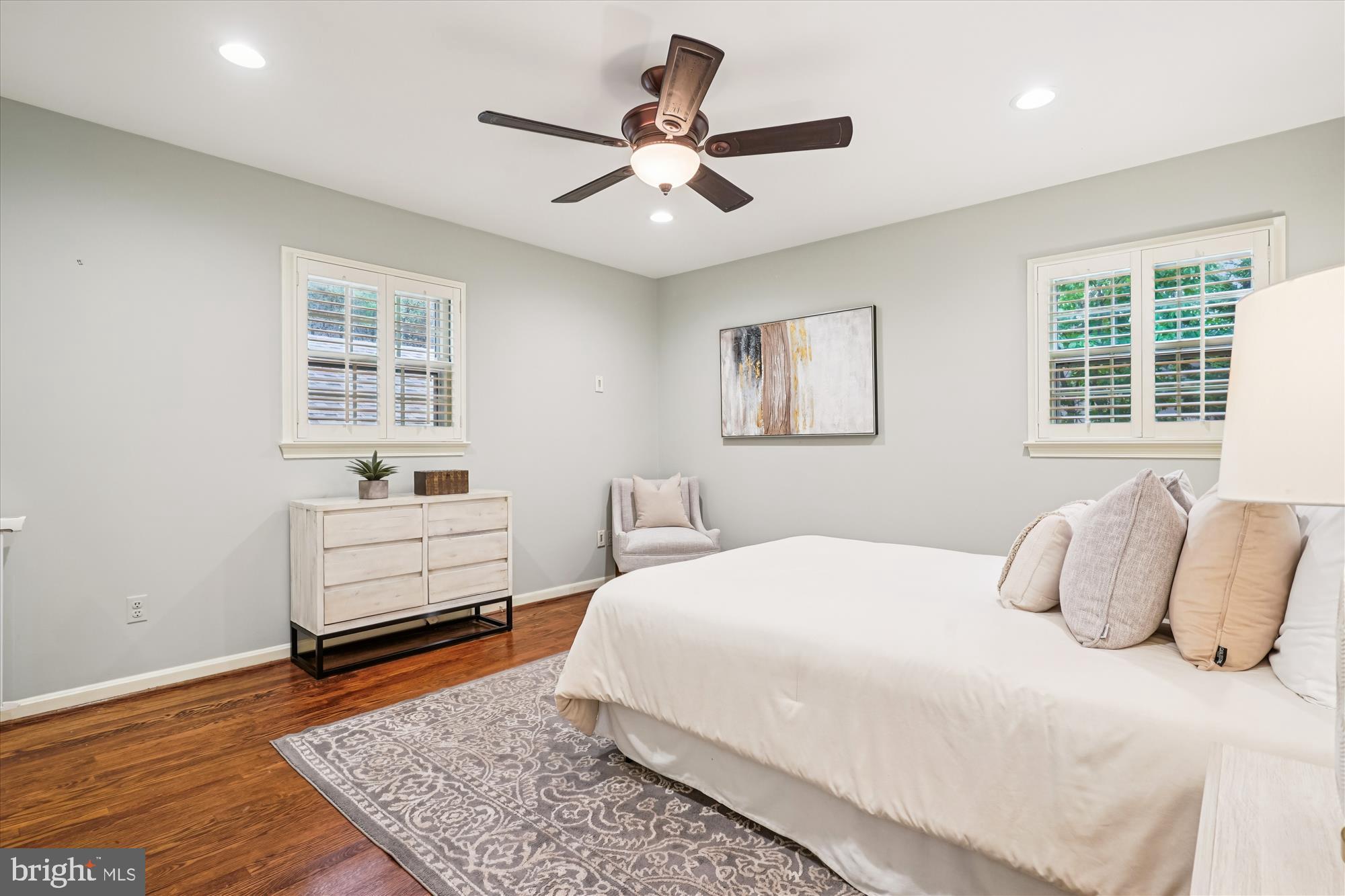 HOLLINDALE - Residential