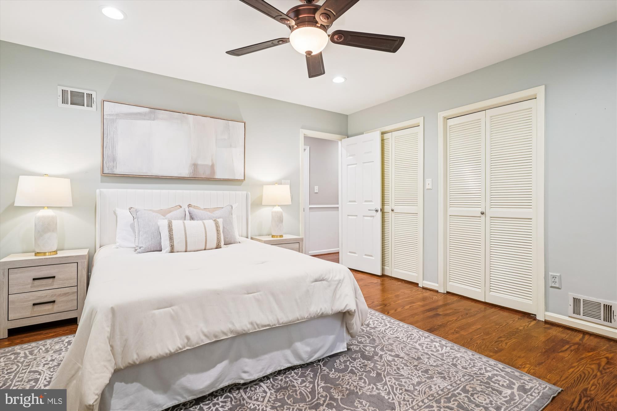 HOLLINDALE - Residential