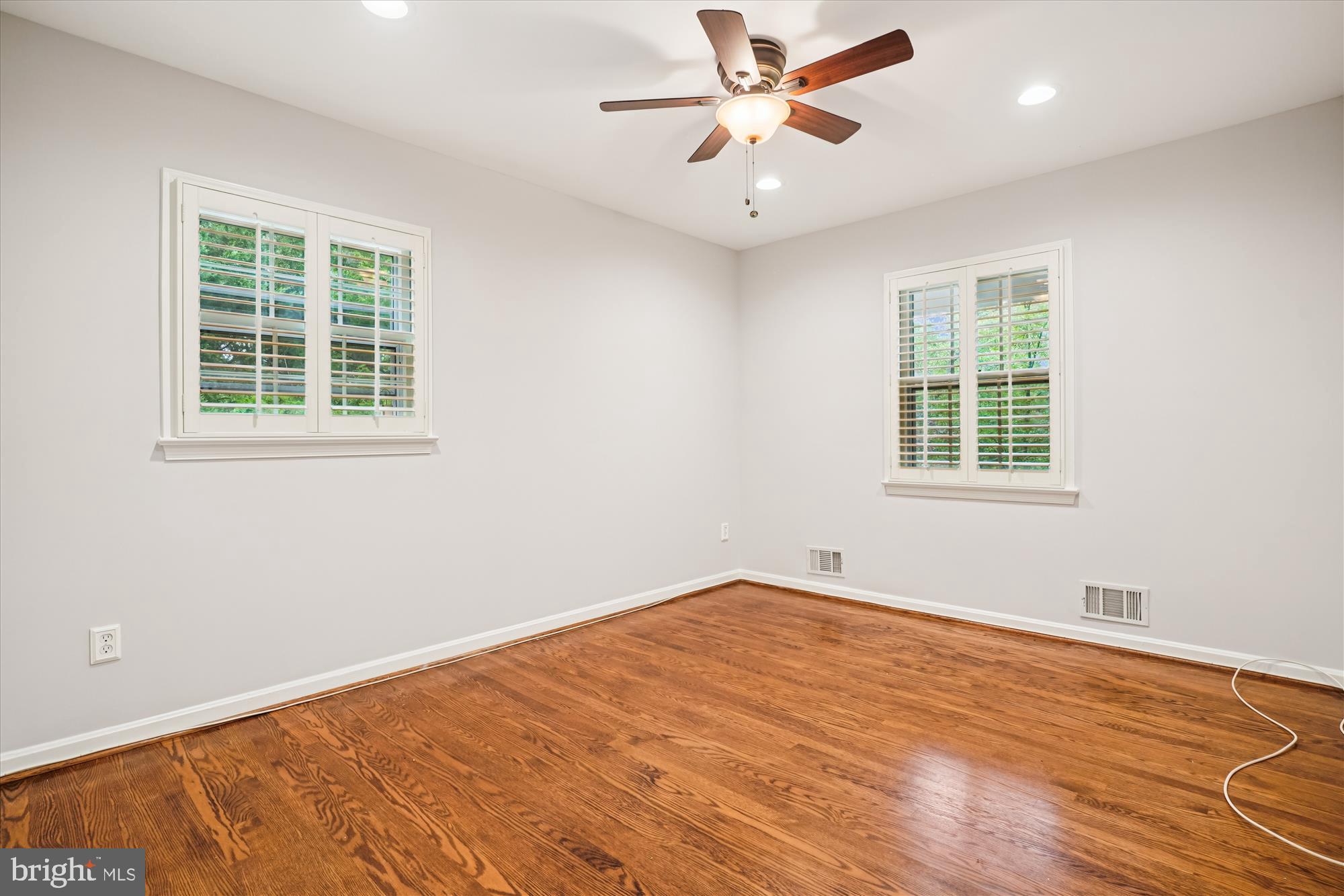 HOLLINDALE - Residential