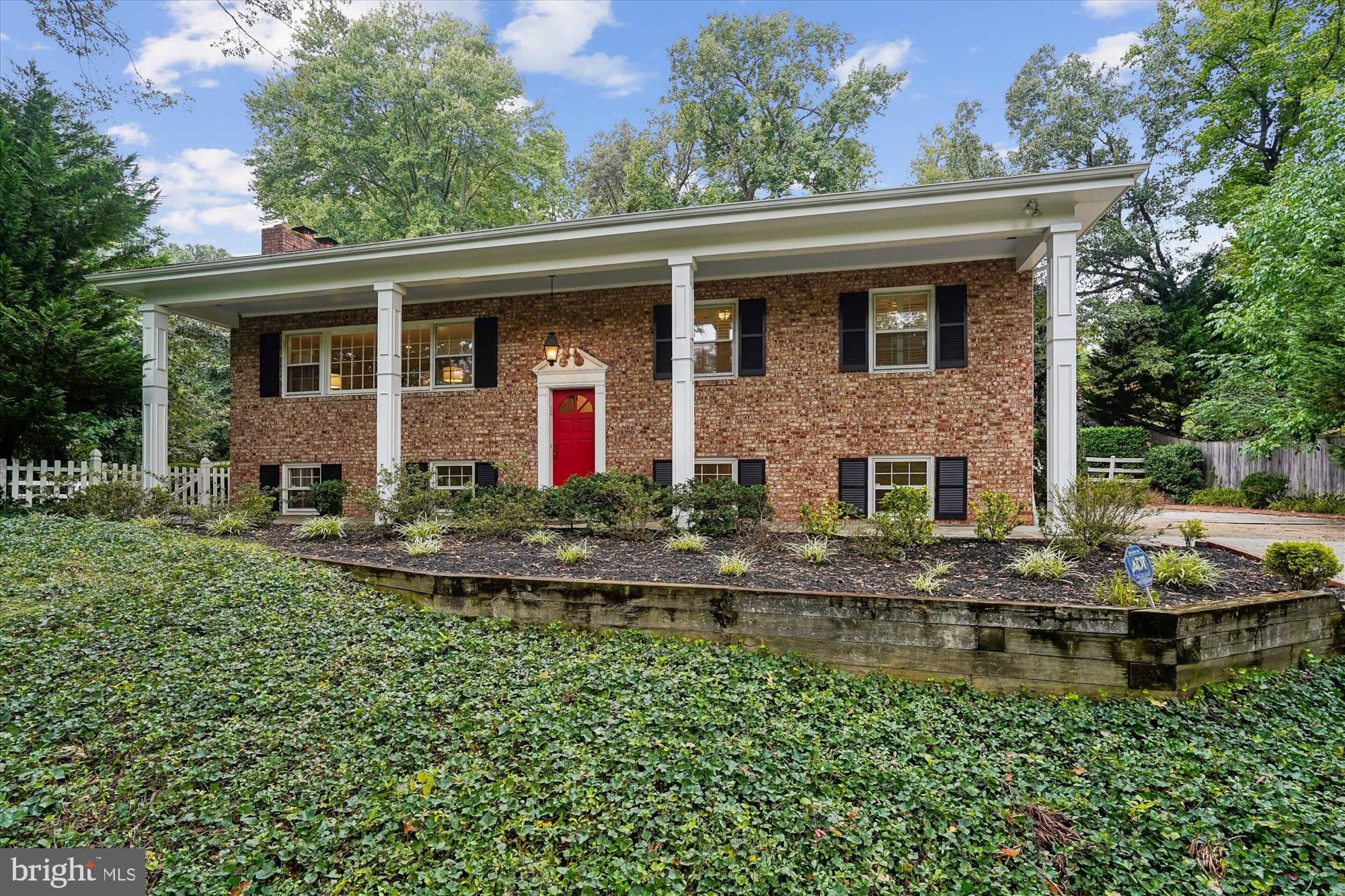 HOLLINDALE - Residential