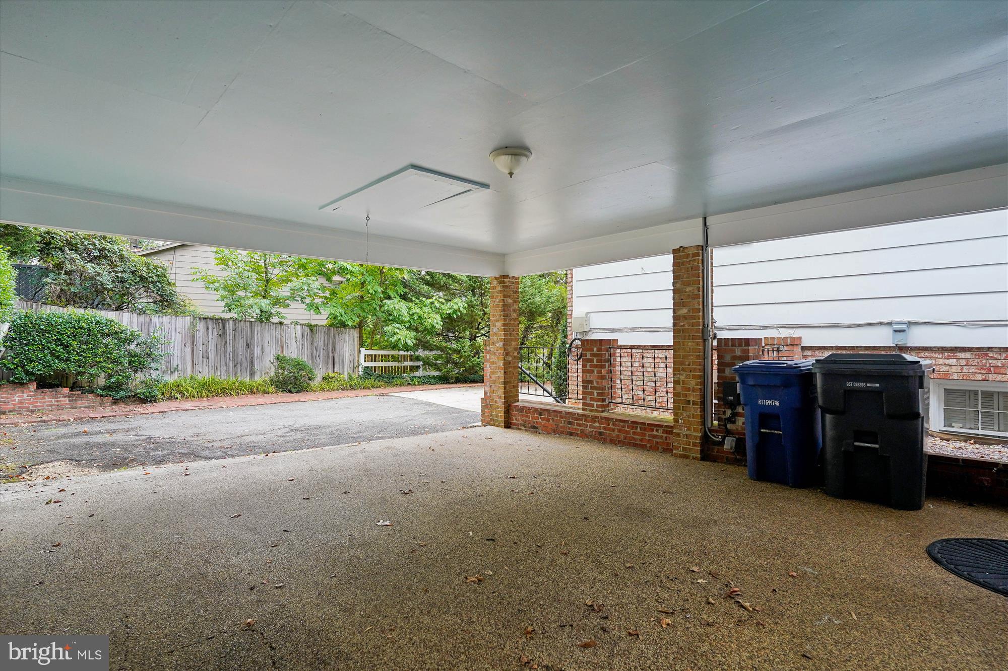 HOLLINDALE - Residential