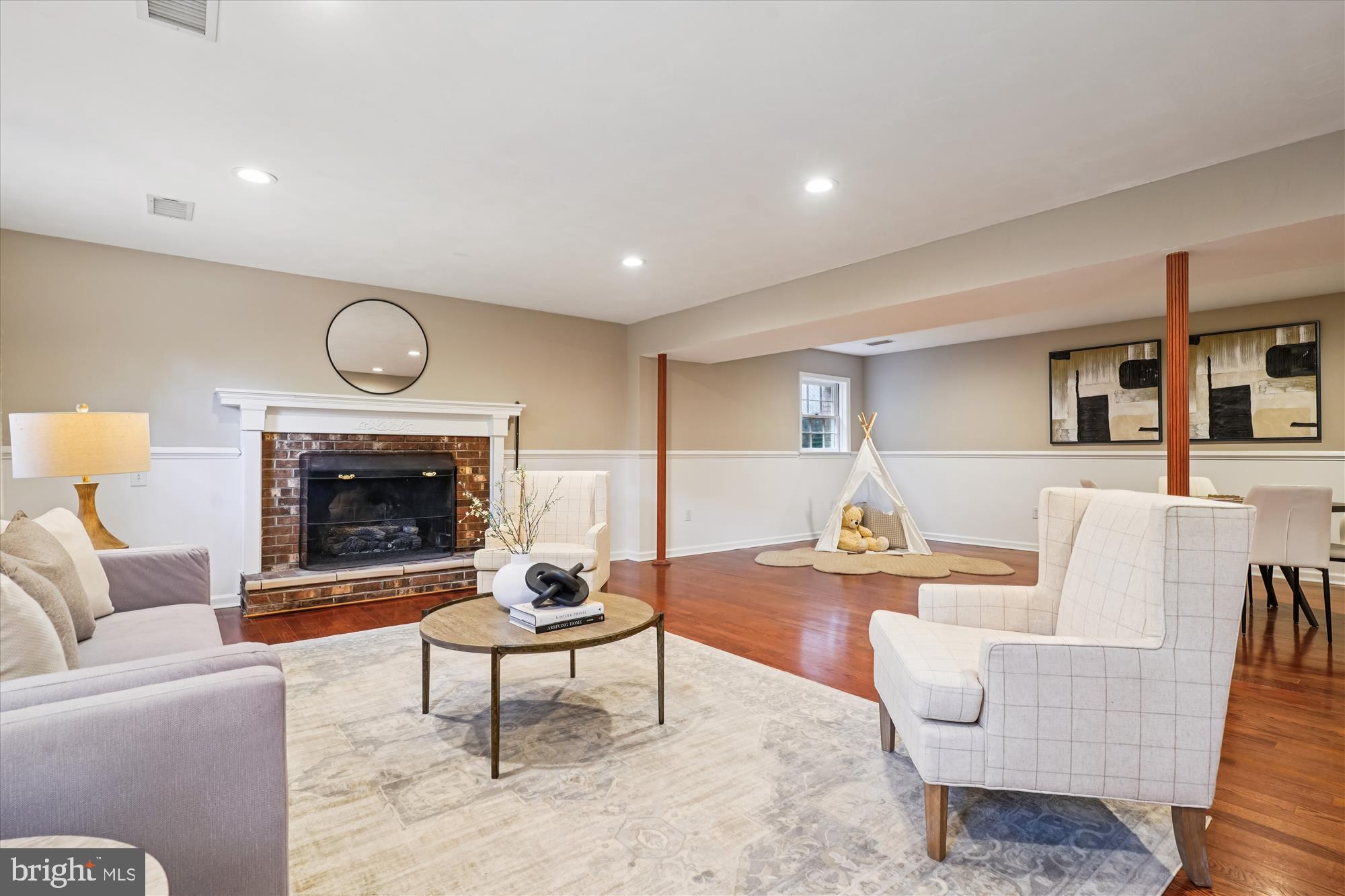 HOLLINDALE - Residential