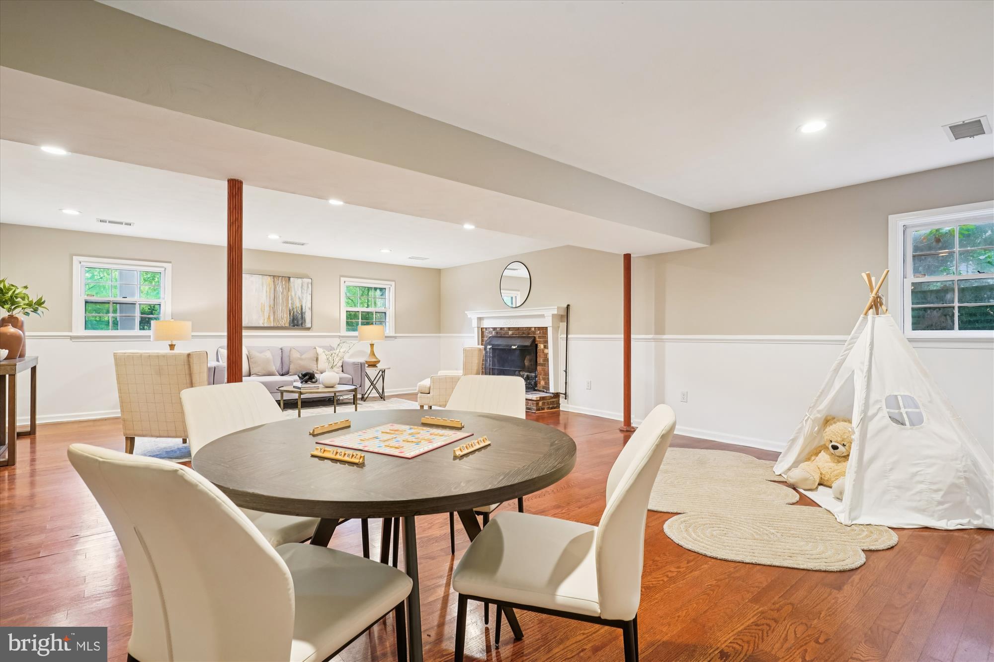 HOLLINDALE - Residential